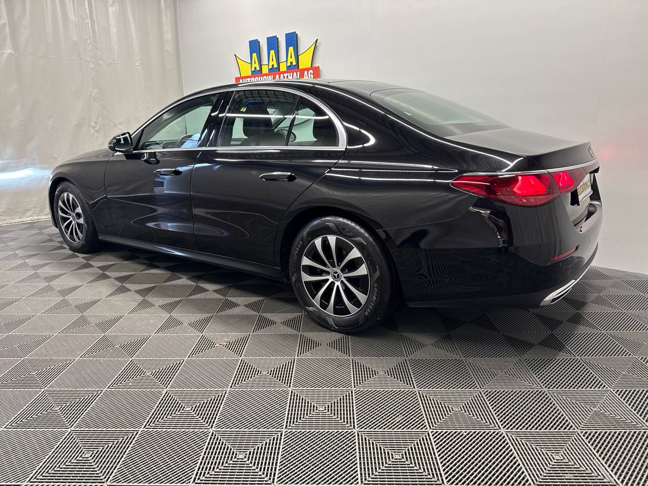 MERCEDES-BENZ E 220 d 9G-Tronic-showroom-element-1