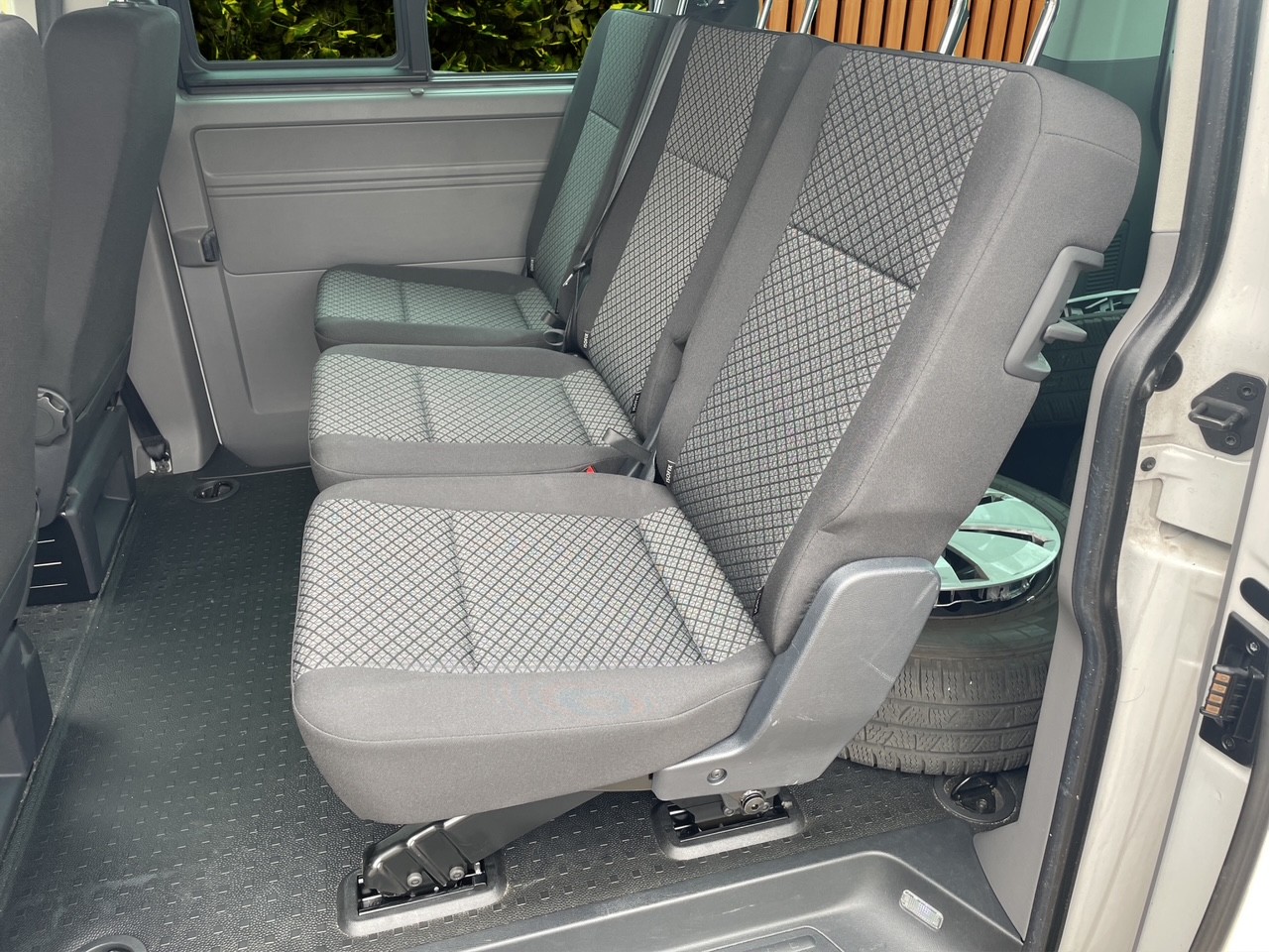 VW T6.1 2.0 TDI 4Motion DSG-image-12
