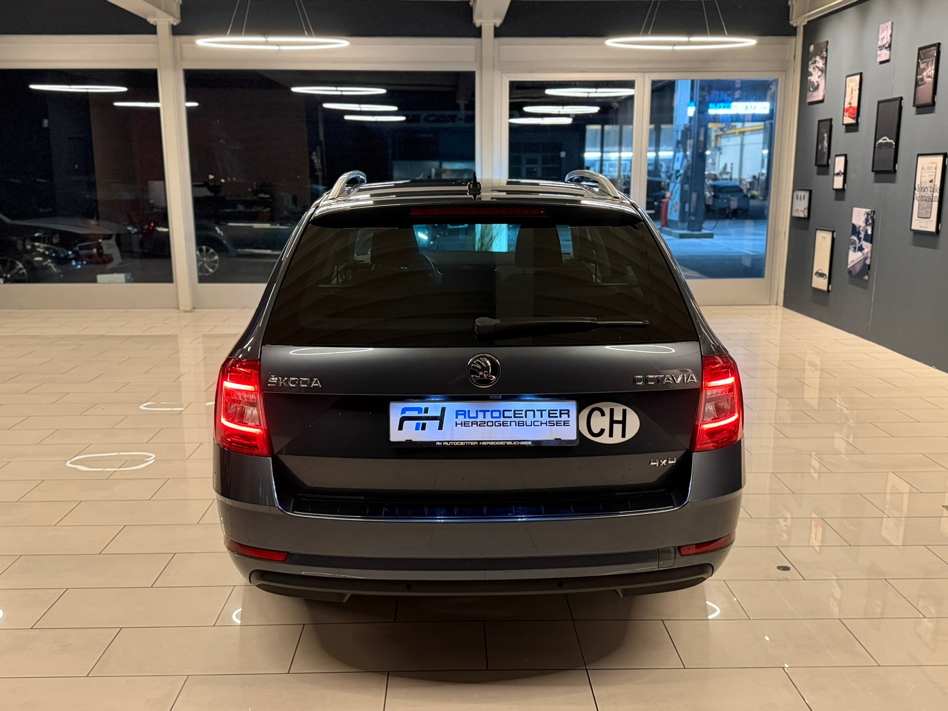 SKODA Octavia Combi 1.8 TSI Ambition 4x4 DSG-image-5