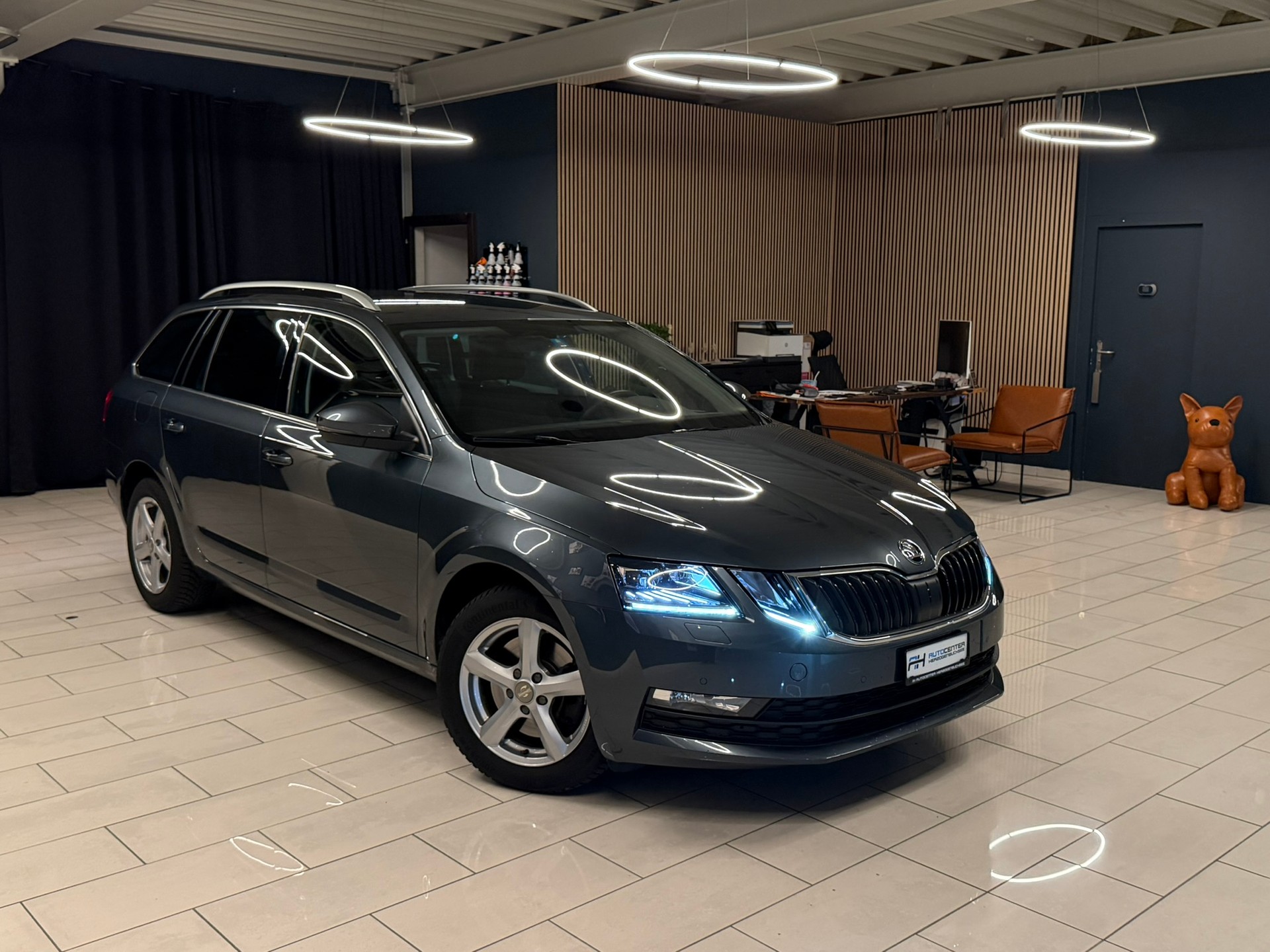 SKODA Octavia Combi 1.8 TSI Ambition 4x4 DSG-image-0