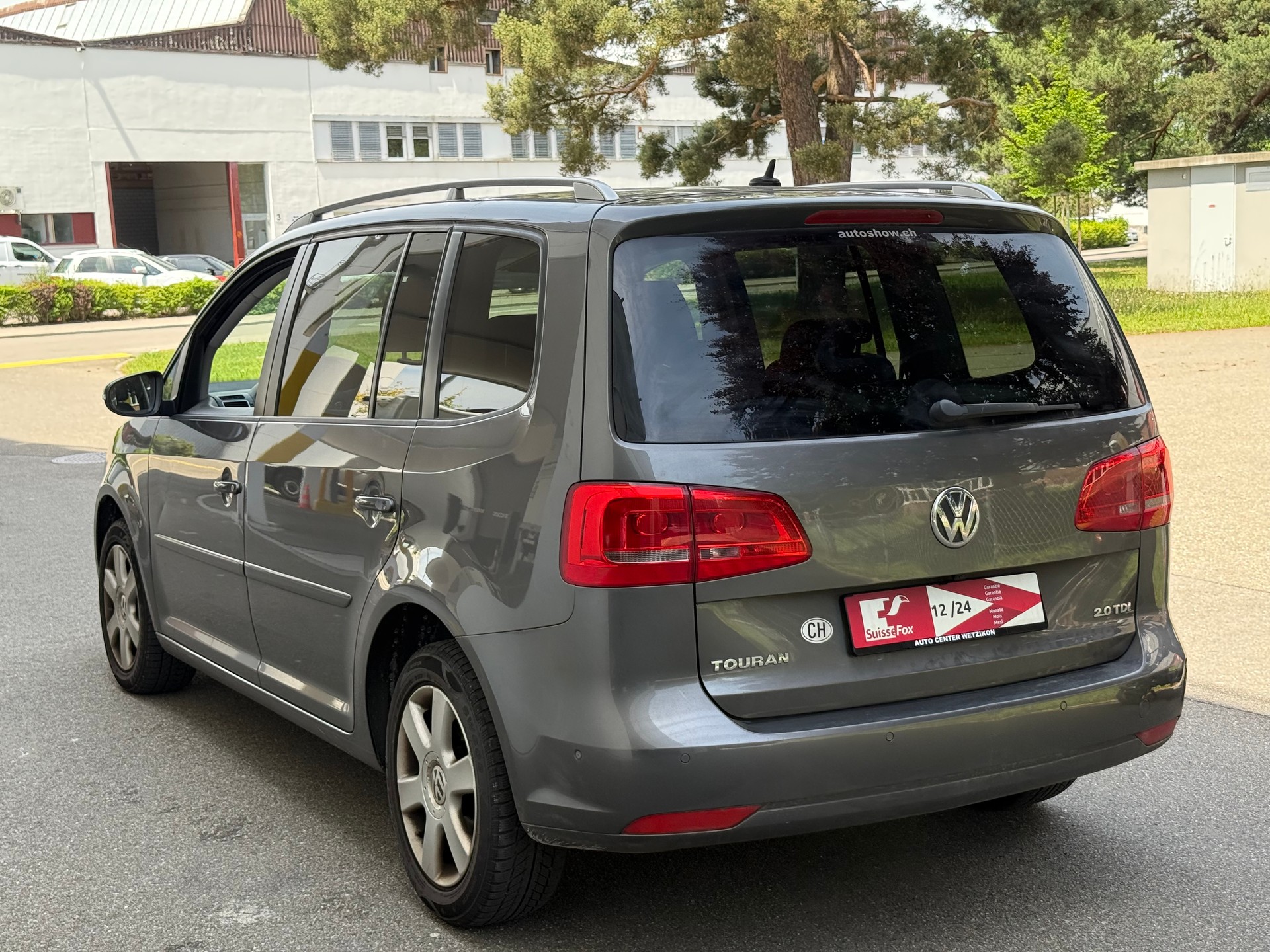 VW Touran 2.0 TDI Highline-image-5