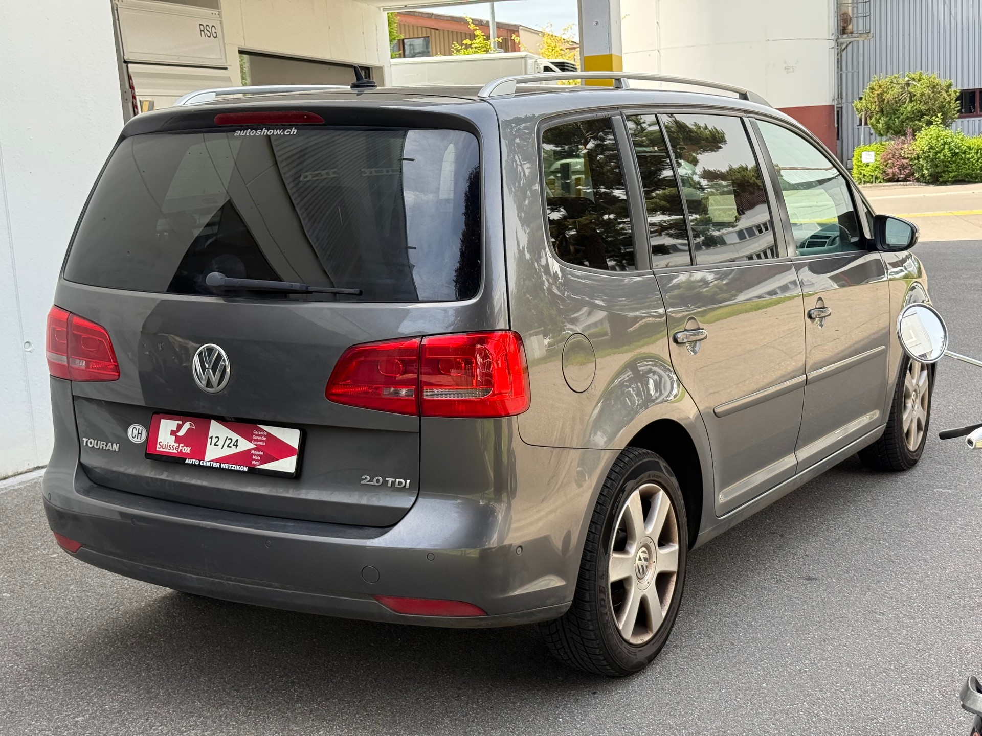 VW Touran 2.0 TDI Highline-image-3