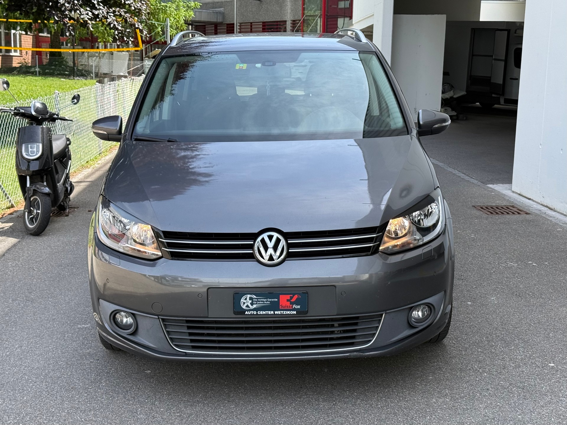 VW Touran 2.0 TDI Highline-image-0