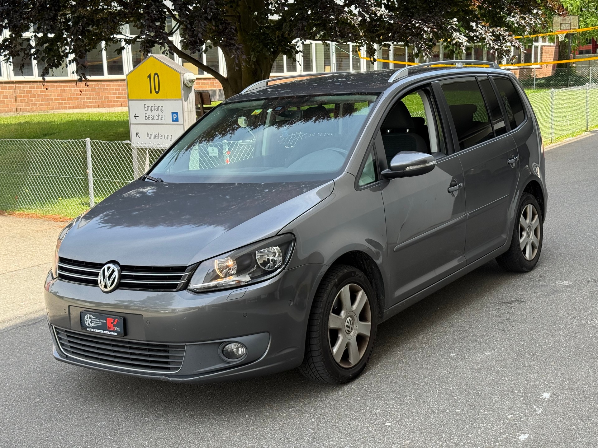VW Touran 2.0 TDI Highline-image-2