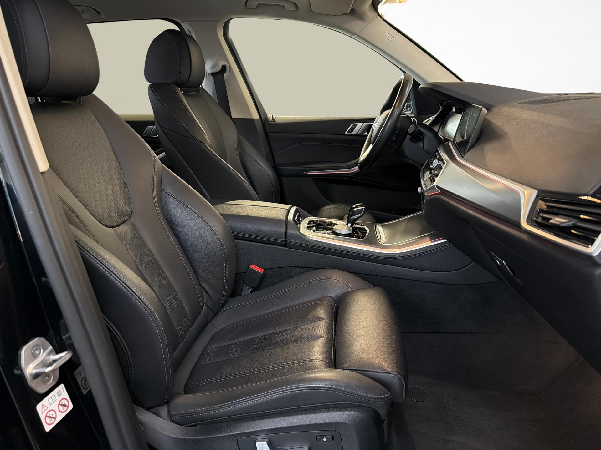 BMW X5 40i xDrive40i-image-11