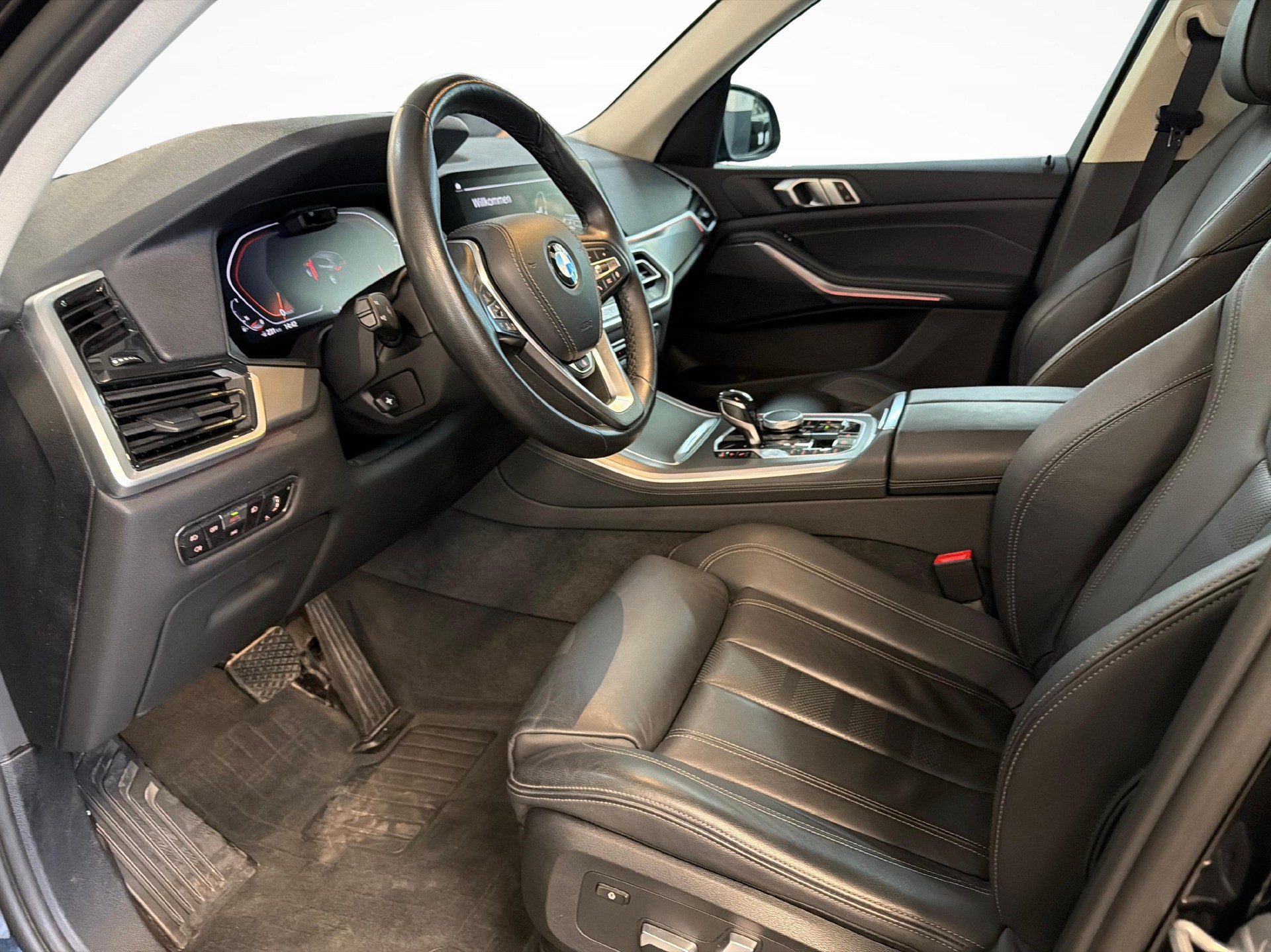 BMW X5 40i xDrive40i-image-10