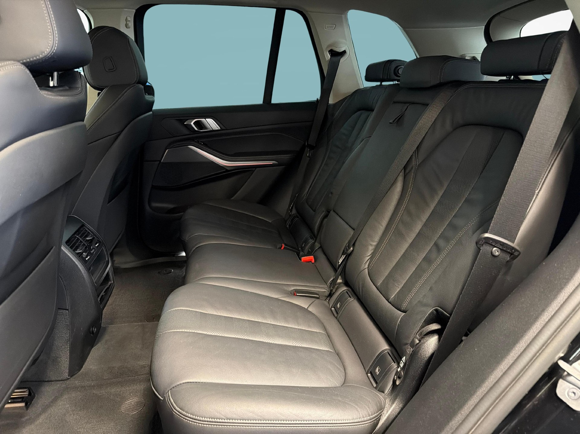 BMW X5 40i xDrive40i-image-17