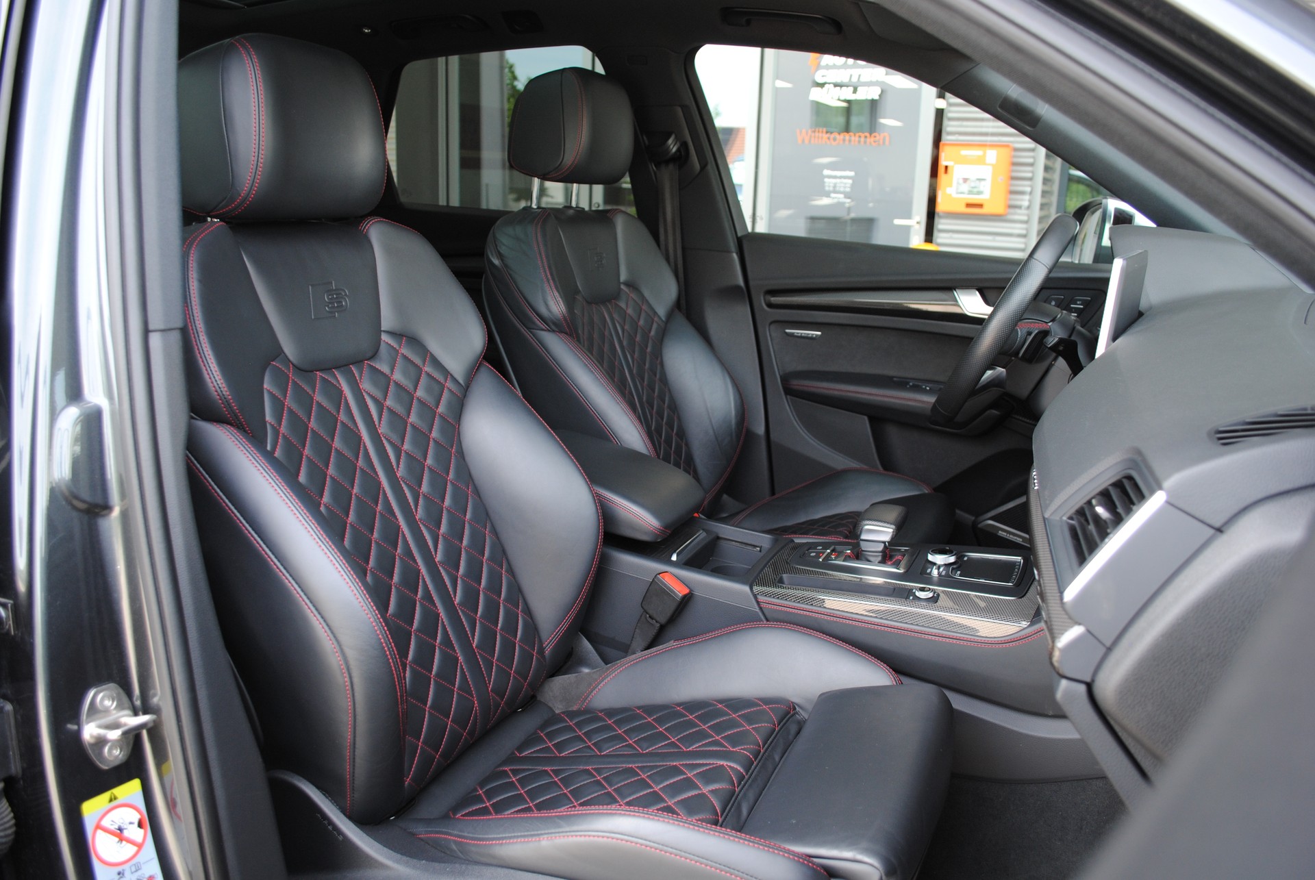 AUDI SQ5 3.0 TFSI quattro S-tronic-image-15