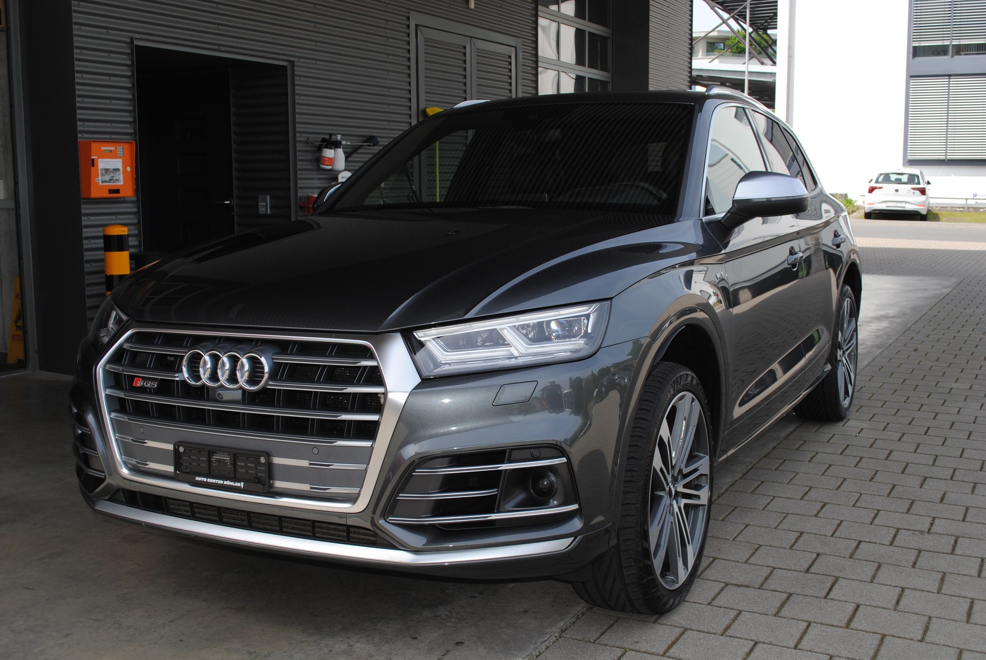 AUDI SQ5 3.0 TFSI quattro S-tronic-image-2
