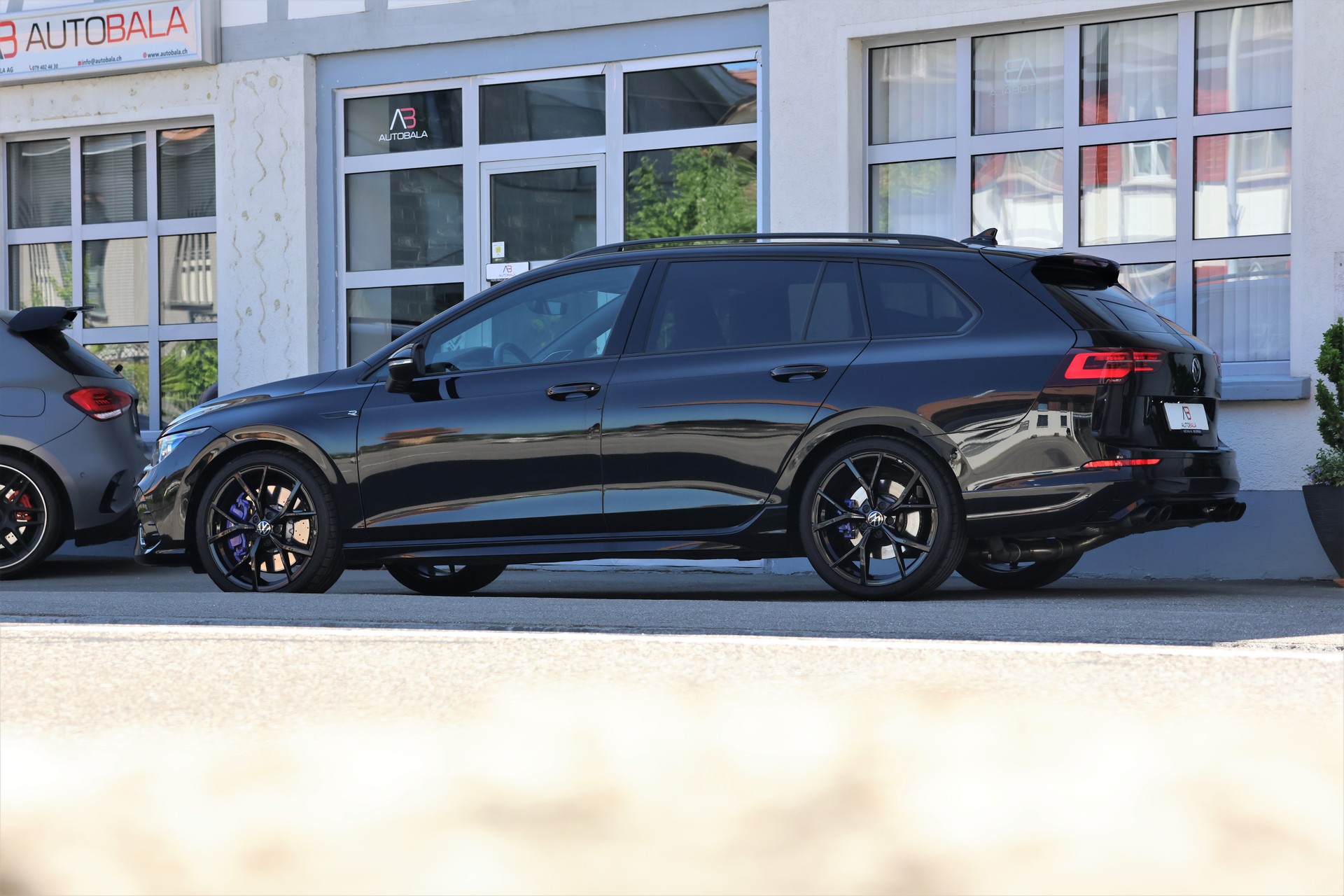 VW Golf Variant 2.0 TSI R DSG 4Motion *BlackStyle+Remus*-image-3