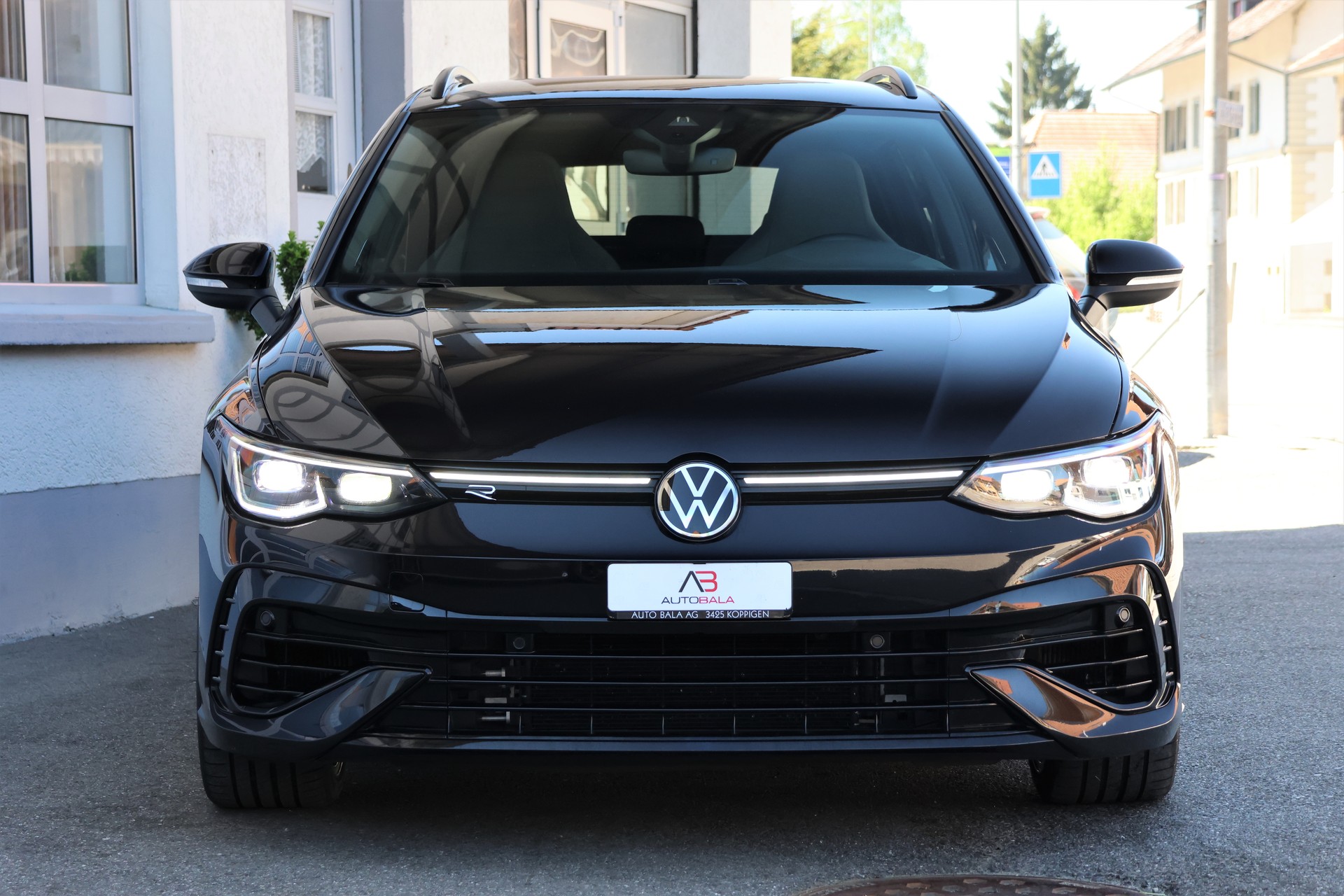 VW Golf Variant 2.0 TSI R DSG 4Motion *BlackStyle+Remus*-image-1
