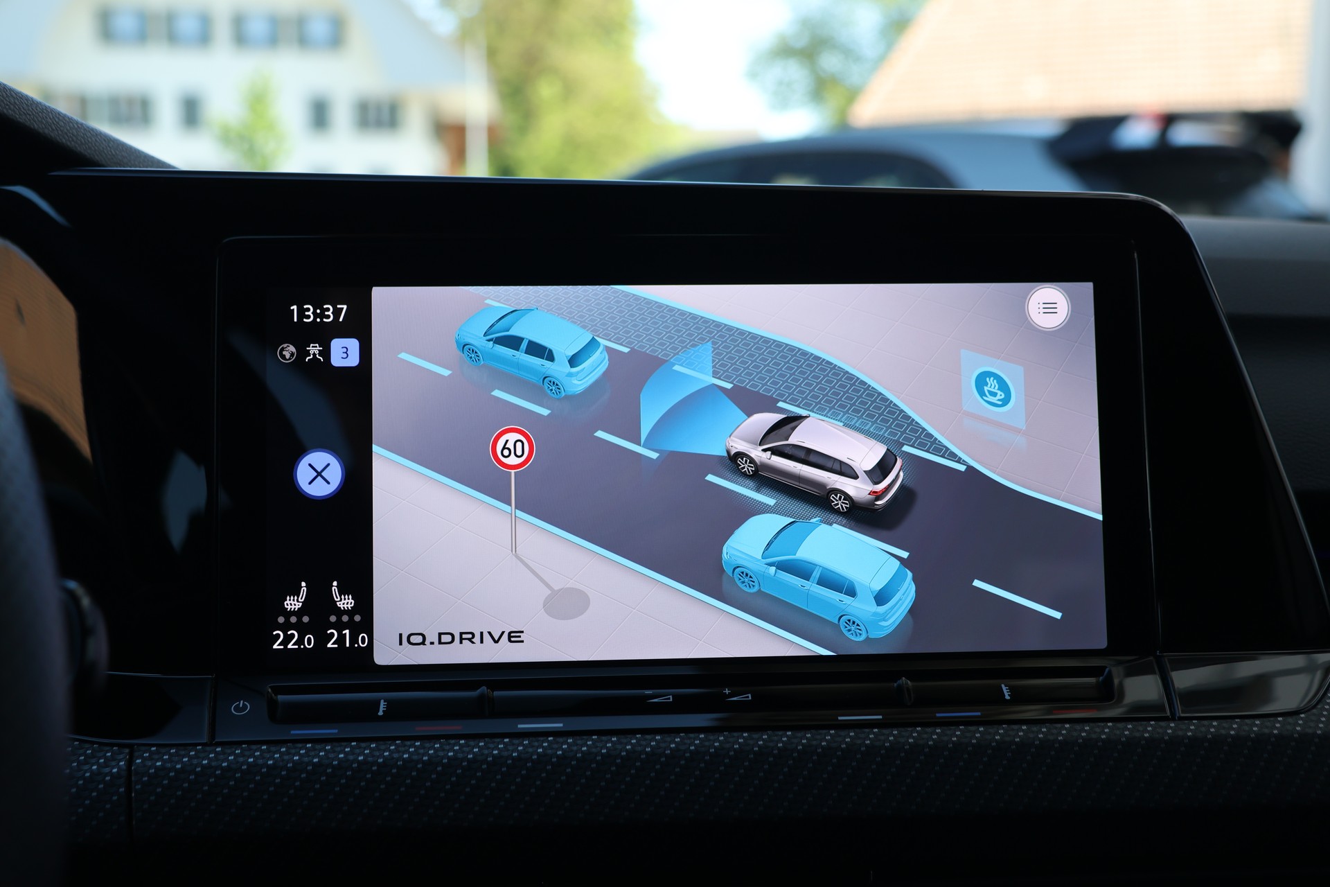VW Golf Variant 2.0 TSI R DSG 4Motion *BlackStyle+Remus*-image-24