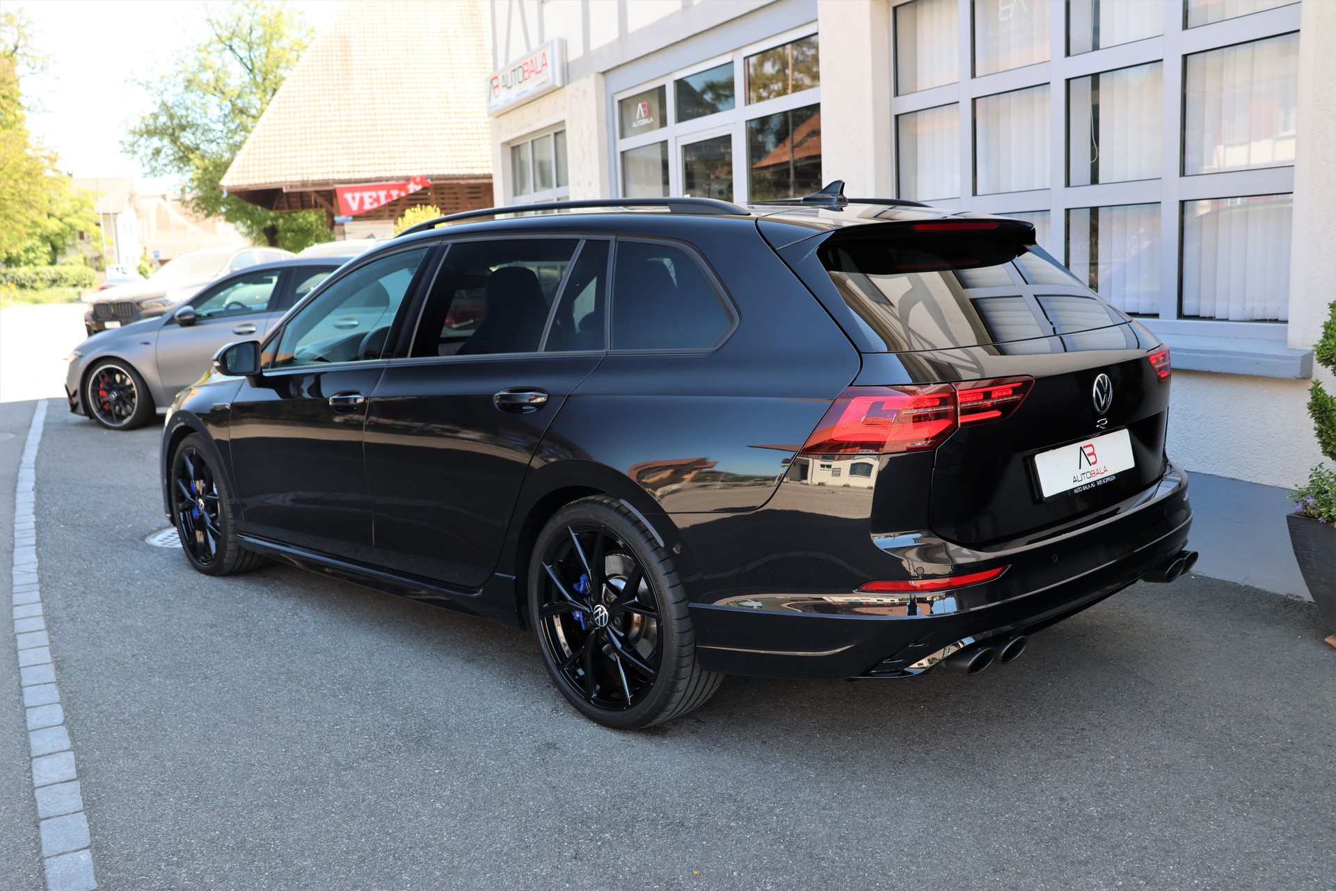 VW Golf Variant 2.0 TSI R DSG 4Motion *BlackStyle+Remus*-image-6
