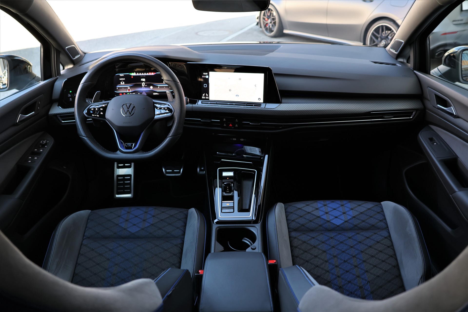 VW Golf Variant 2.0 TSI R DSG 4Motion *BlackStyle+Remus*-image-14
