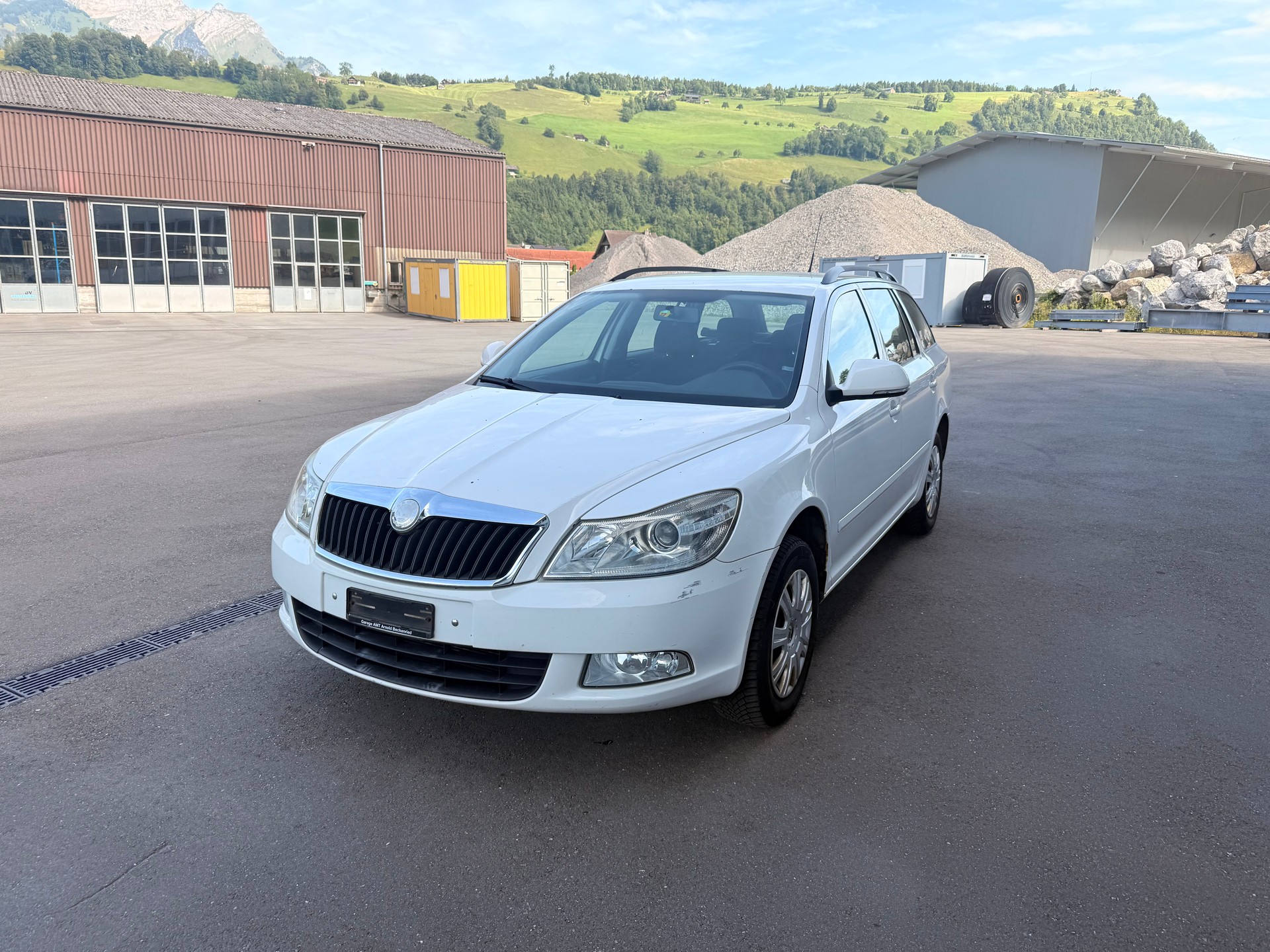 SKODA Octavia Combi 1.9 TDI 50Years 4x4-image-10