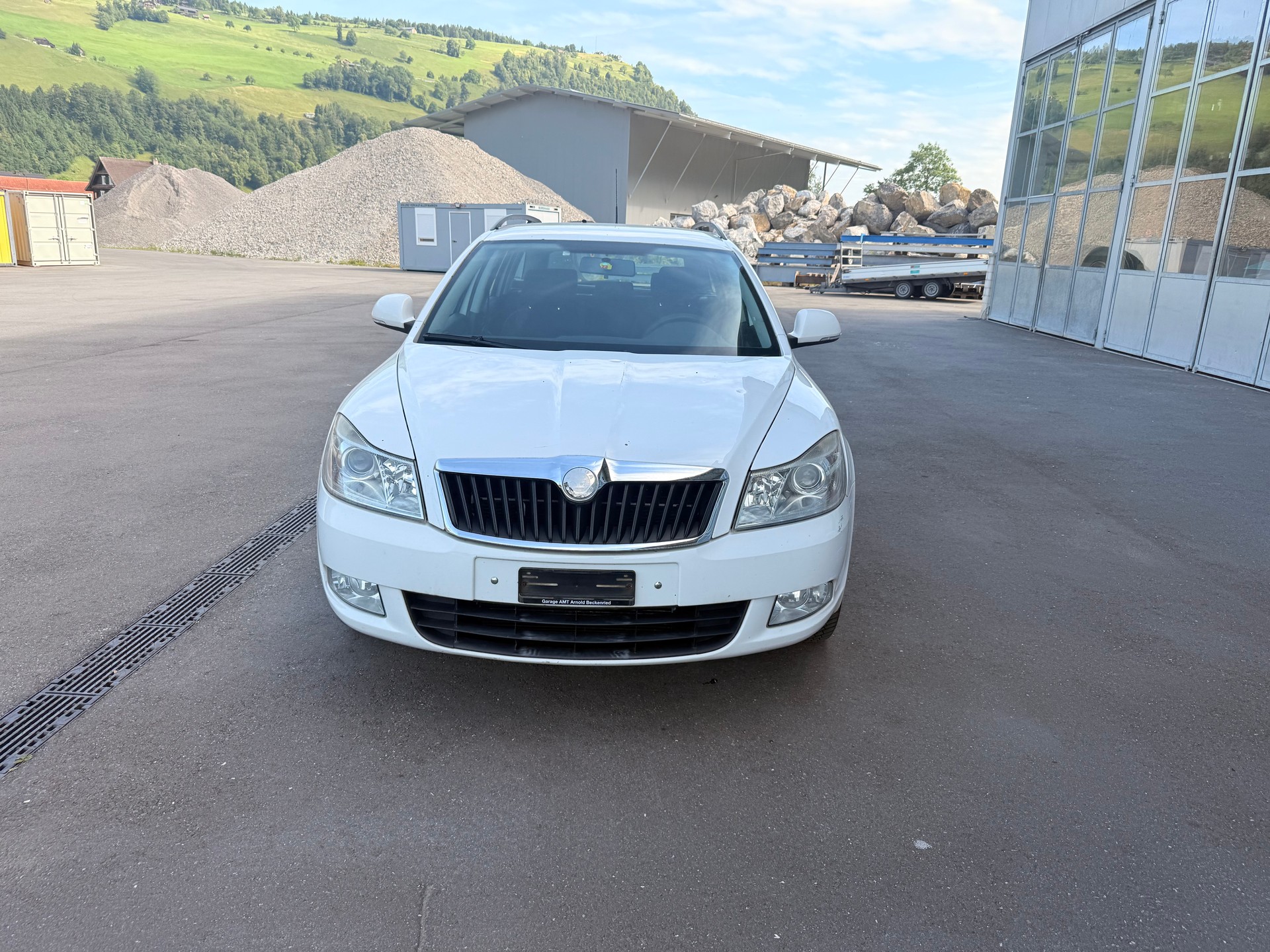 SKODA Octavia Combi 1.9 TDI 50Years 4x4-image-0