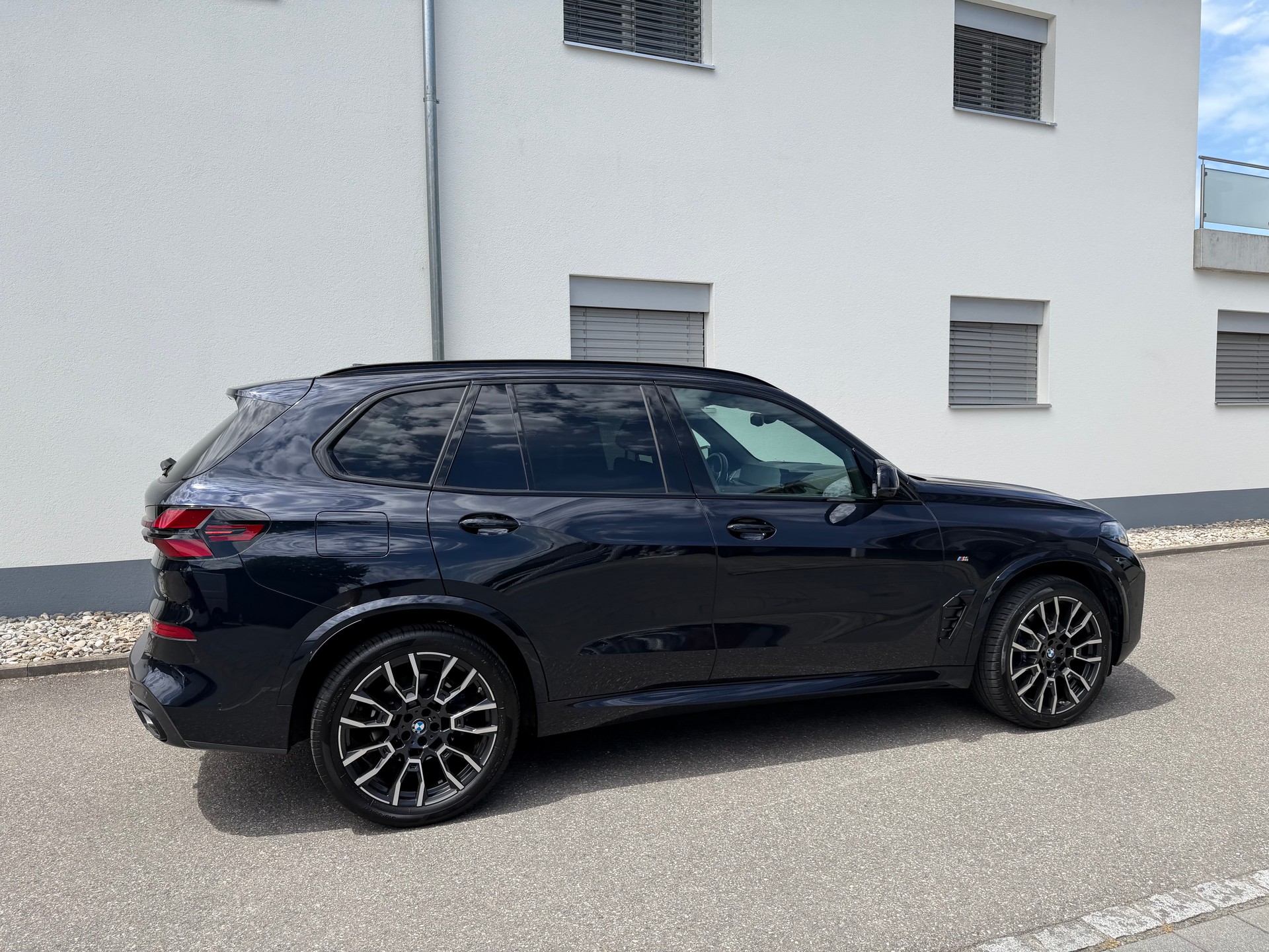 BMW X5 xDrive 48V 30d M Sport Pro Steptronic-image-4
