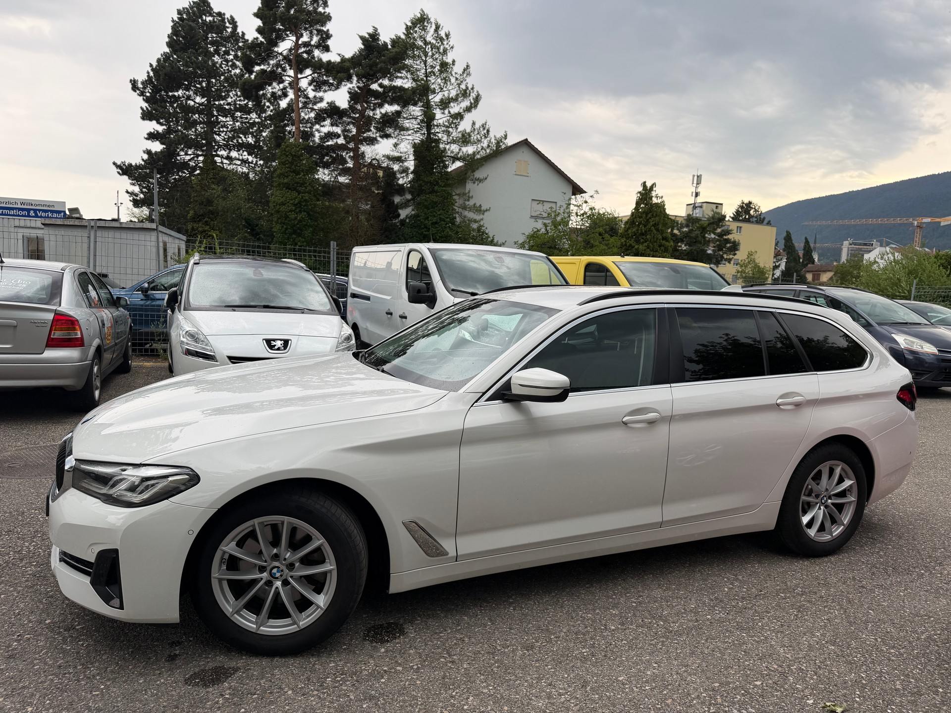 BMW 520d xDrive 48V Touring Steptronic * Gr. Navi * LED Scheinwerfer * Klima-auto * Tempomat * PDC V&H-RF-Kamera * Frisch Ab MFK-image-11