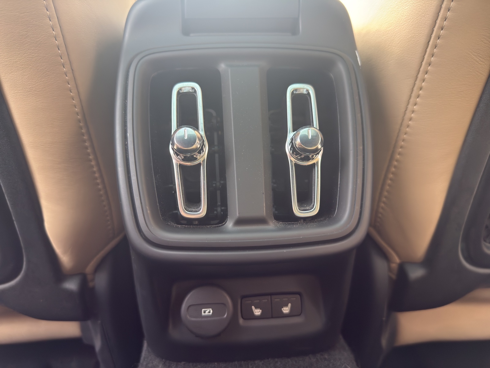 POLESTAR Polestar 2 Launch Edition Performance 78 kWh 476 PS-image-18