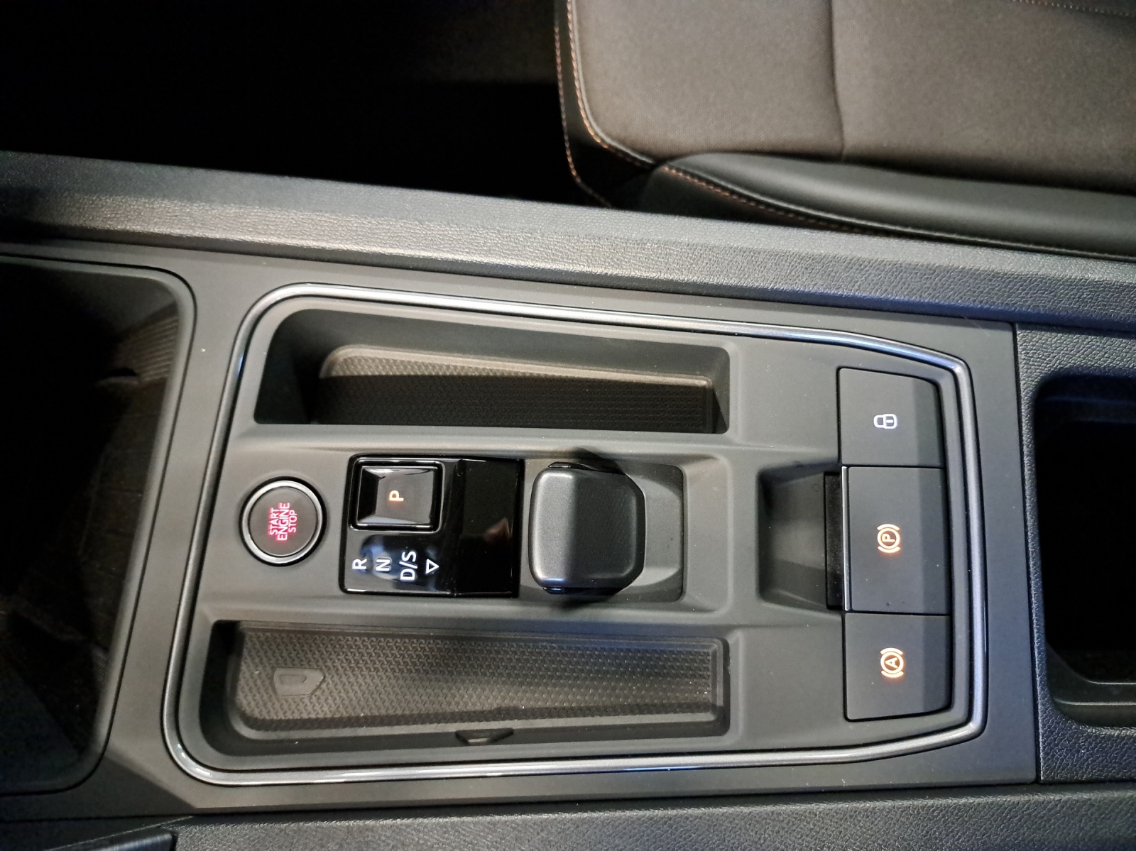 CUPRA Leon 2.0 TSI DSG-image-13