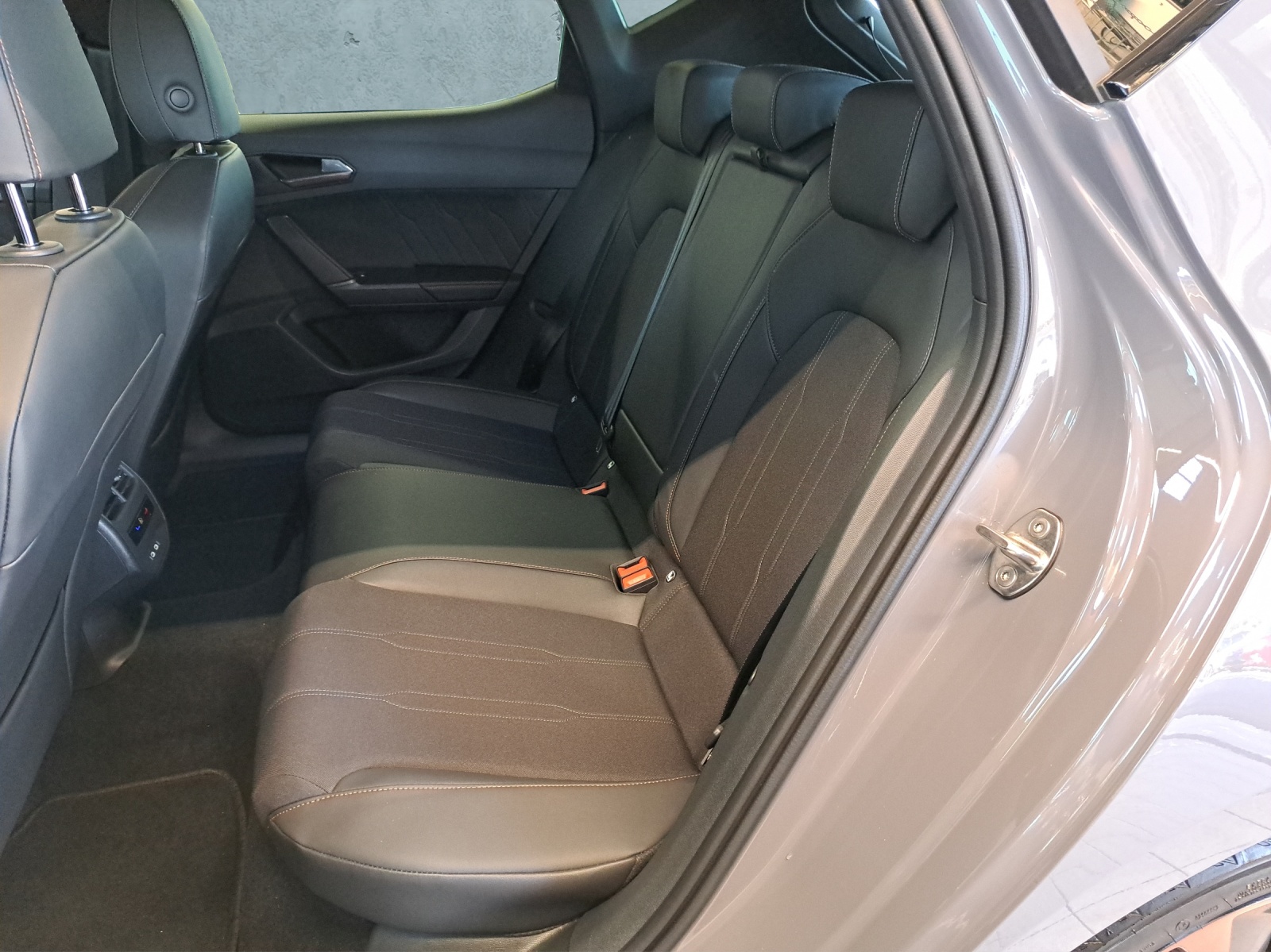 CUPRA Leon 2.0 TSI DSG-image-15