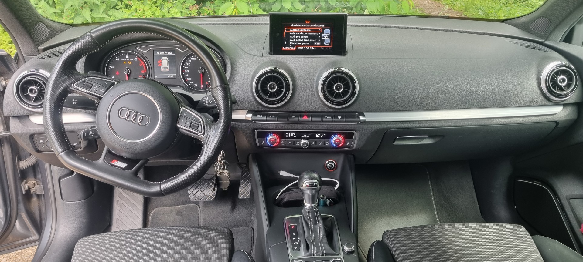 AUDI 1.4 T FSI ultra Ambiente S-Tr-image-2