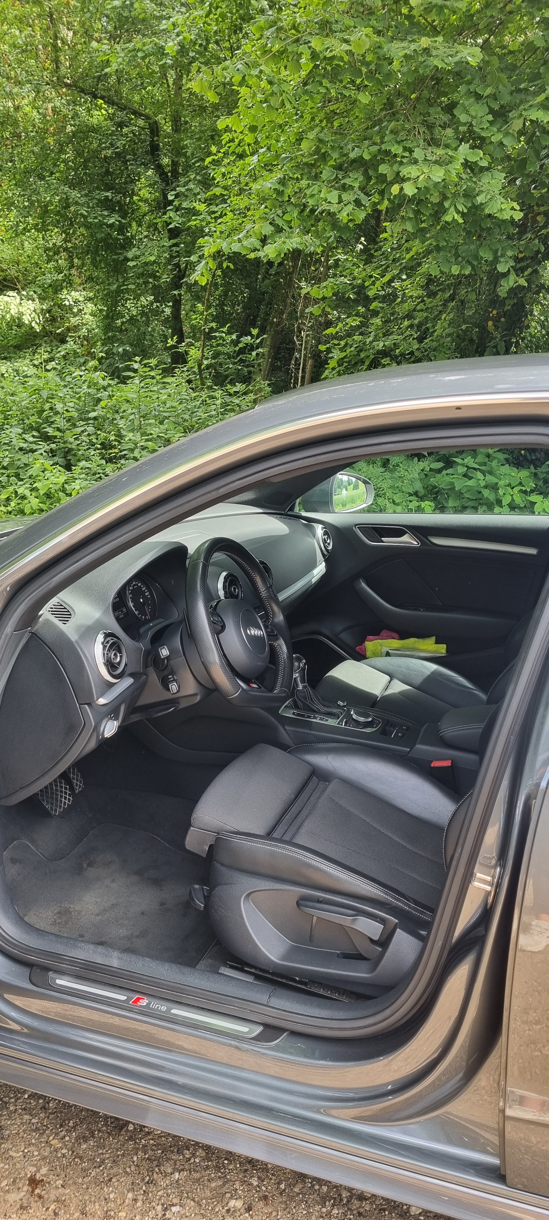 AUDI 1.4 T FSI ultra Ambiente S-Tr-image-3