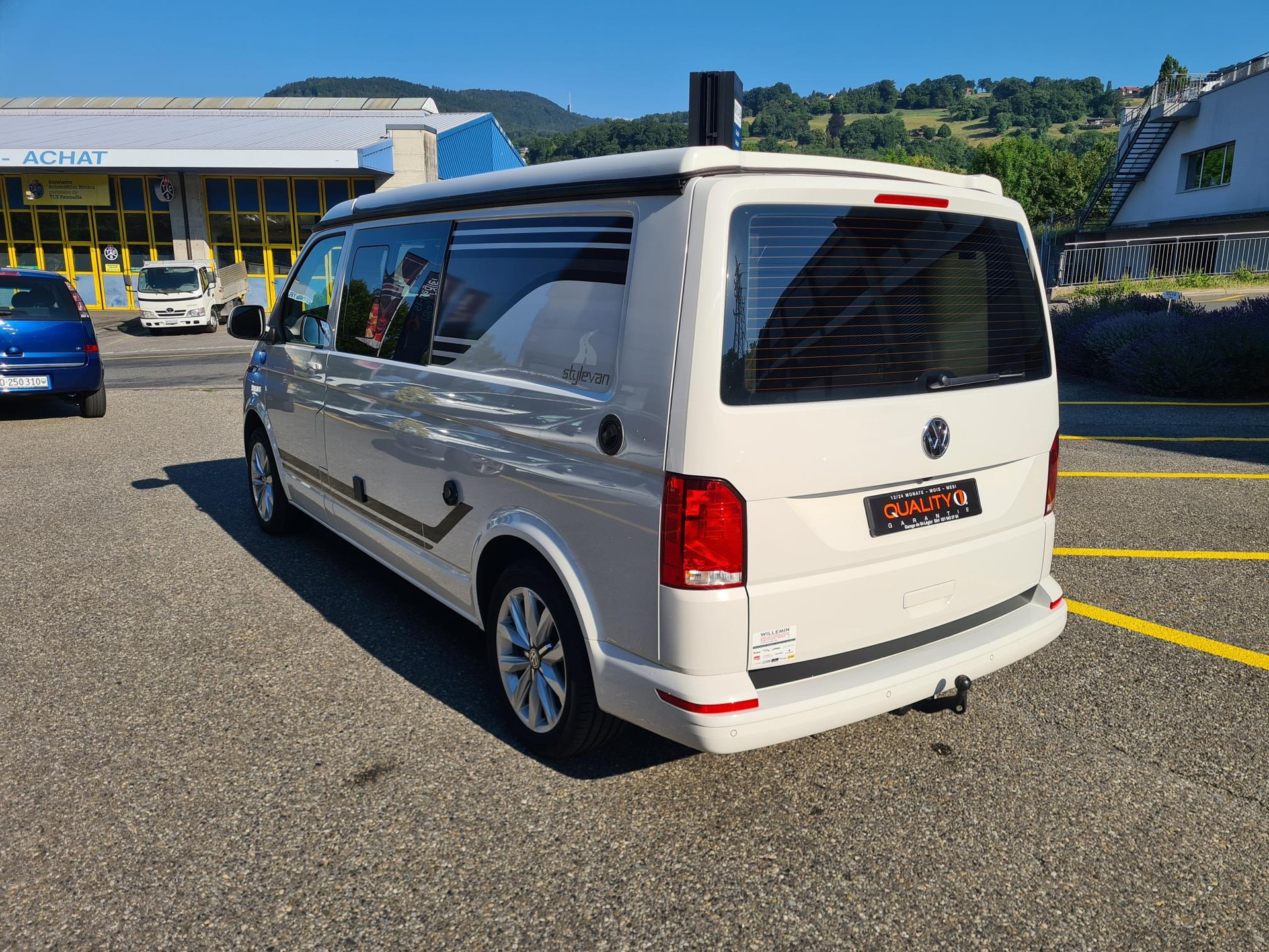 VW T6.1 Stylevan Durban 2.0 TDI 4Motion DSG-image-3