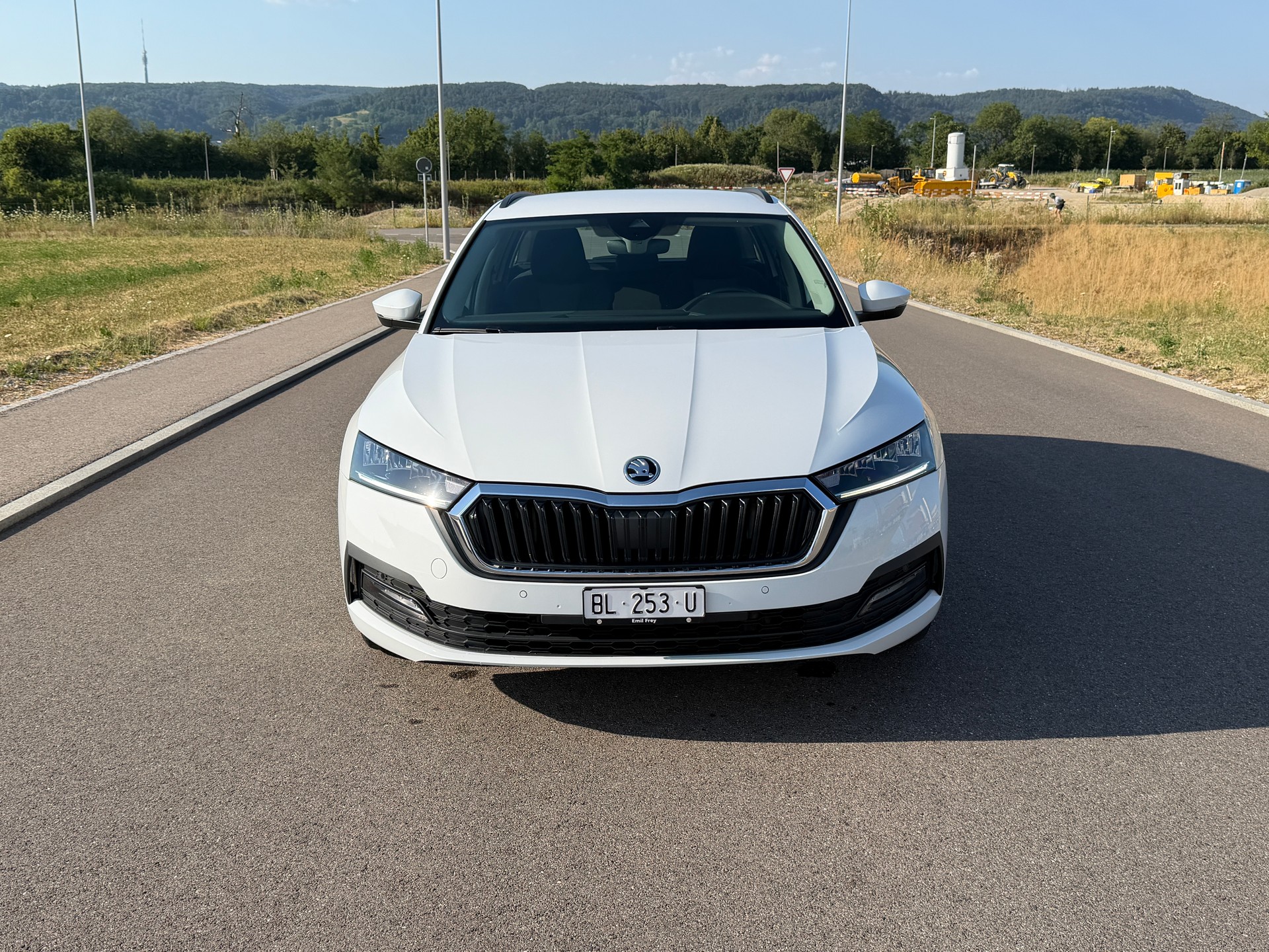 SKODA Octavia Combi 2.0 TDI DSG Ambition-image-3
