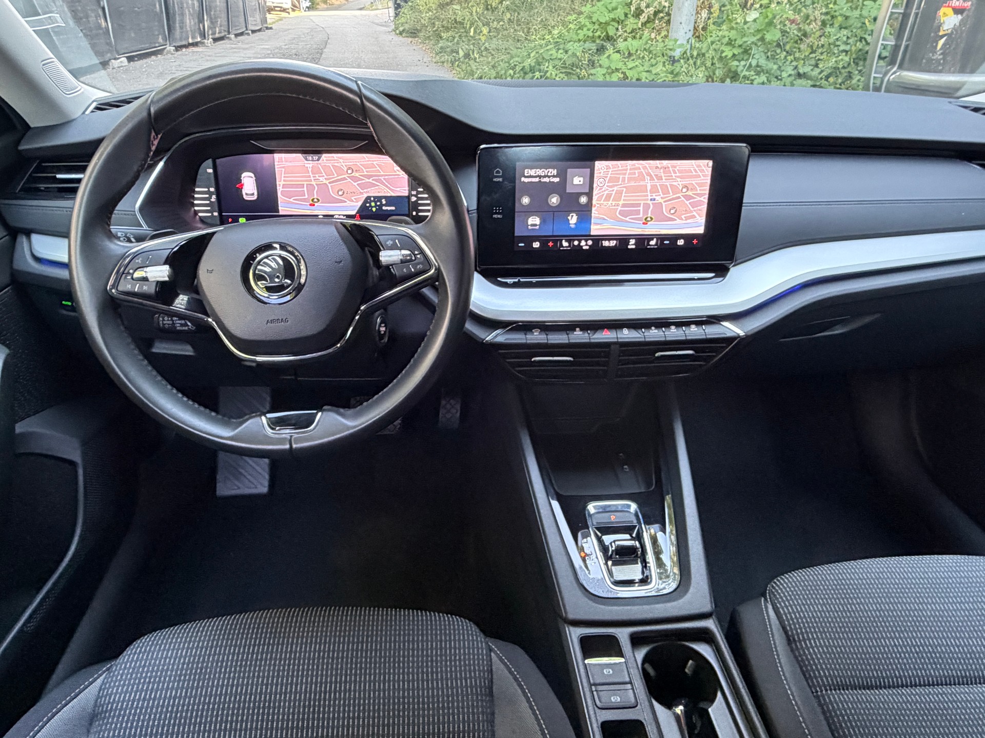 SKODA Octavia Combi 2.0 TDI DSG Ambition-image-1