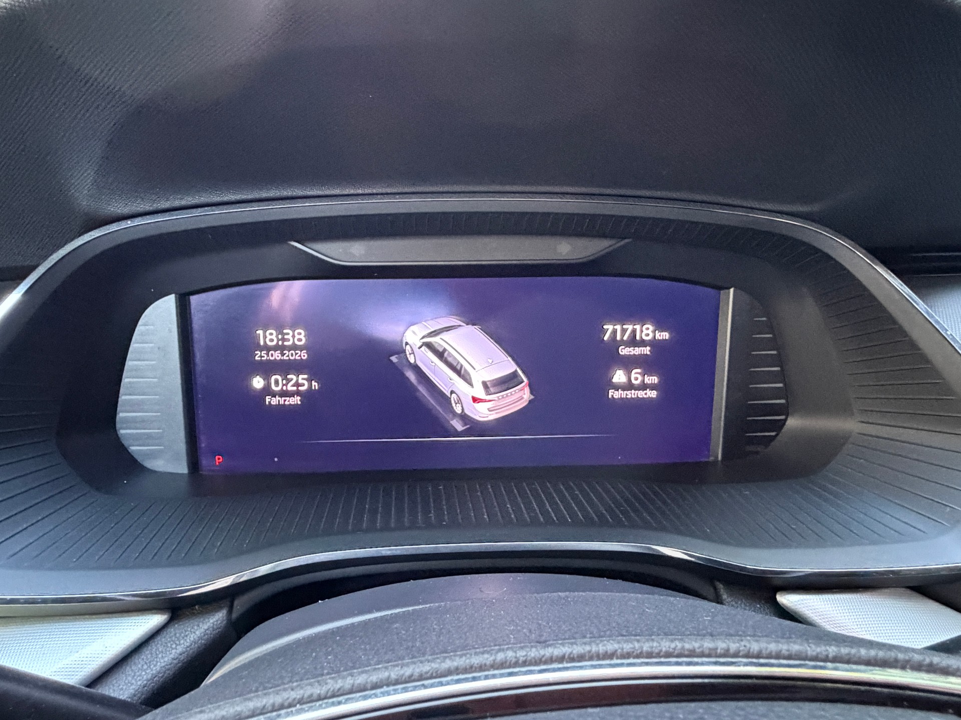 SKODA Octavia Combi 2.0 TDI DSG Ambition-image-14
