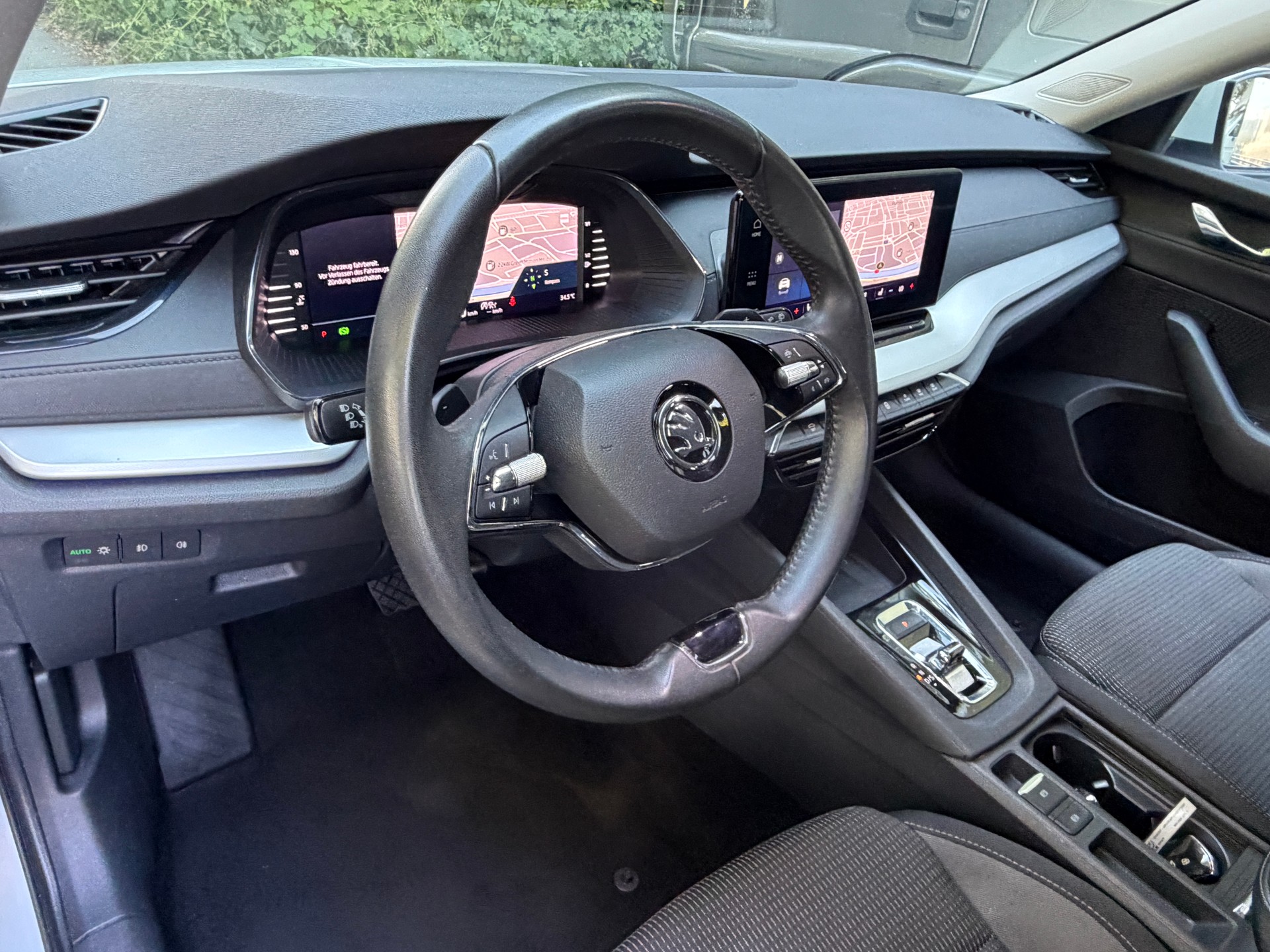 SKODA Octavia Combi 2.0 TDI DSG Ambition-image-15