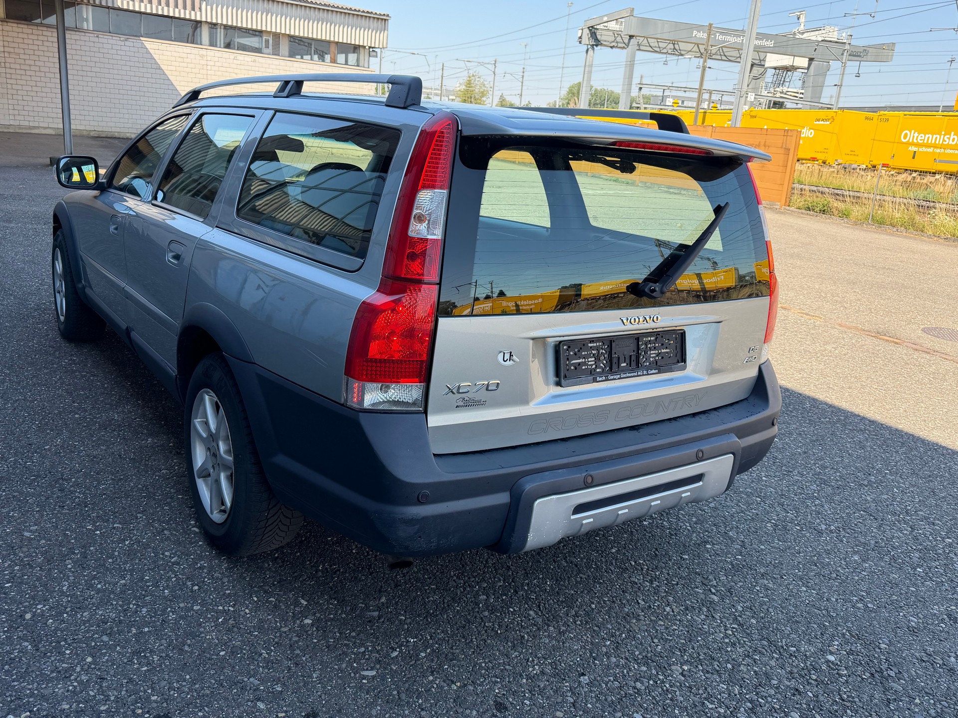 VOLVO XC70 D5 AWD Momentum-image-7