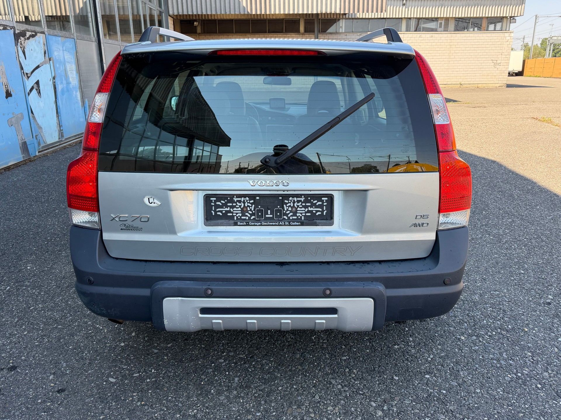 VOLVO XC70 D5 AWD Momentum-image-3