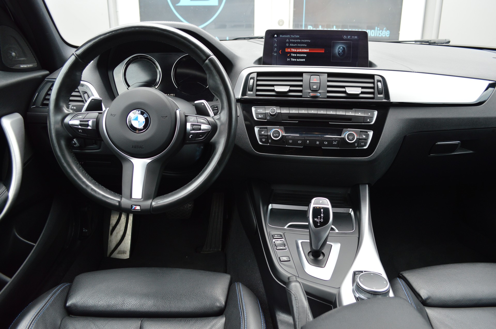 BMW M140i xDrive Steptronic-image-11