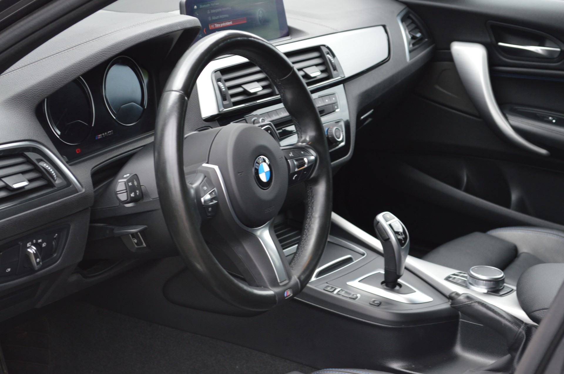 BMW M140i xDrive Steptronic-image-8