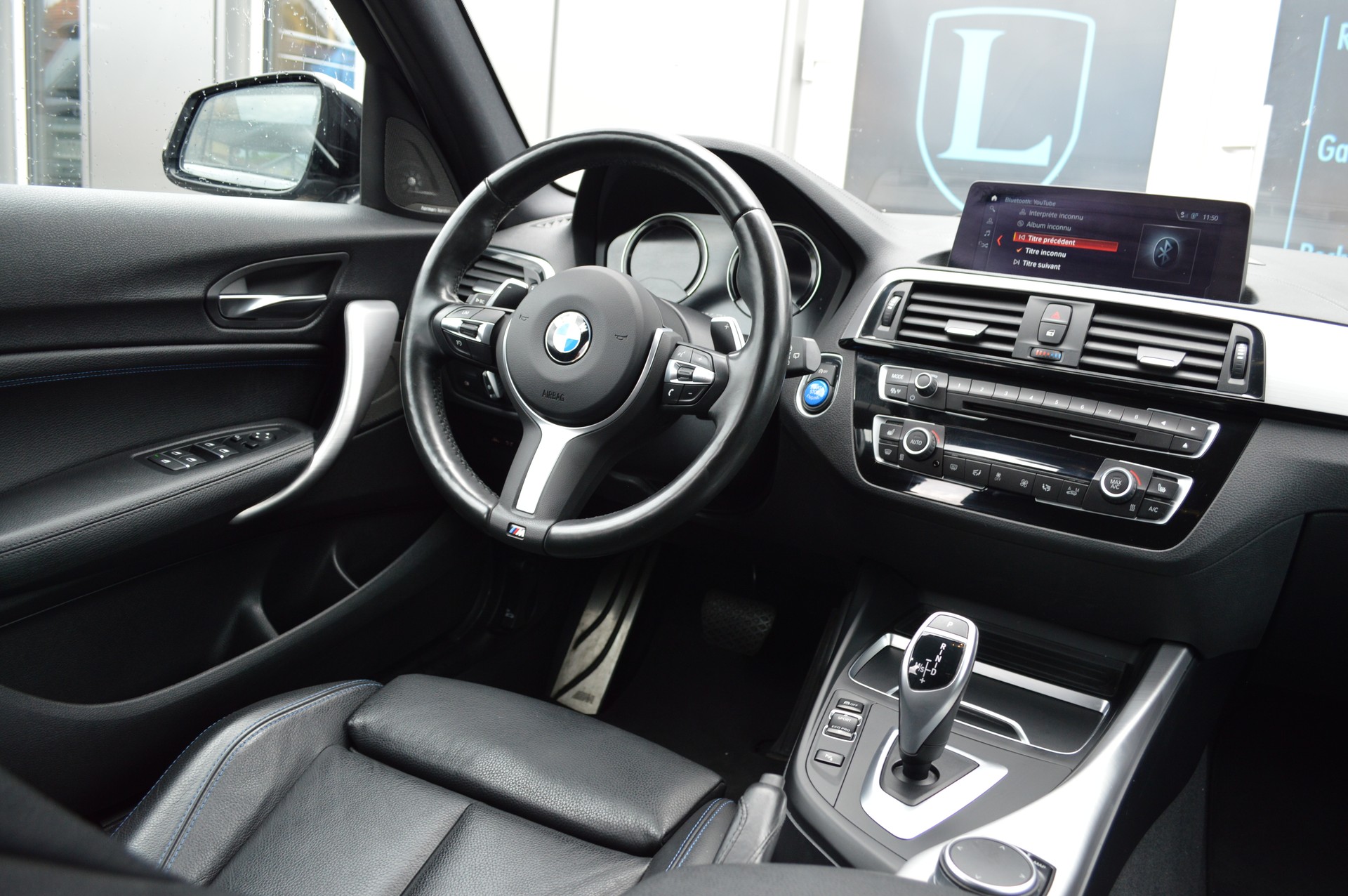 BMW M140i xDrive Steptronic-image-12