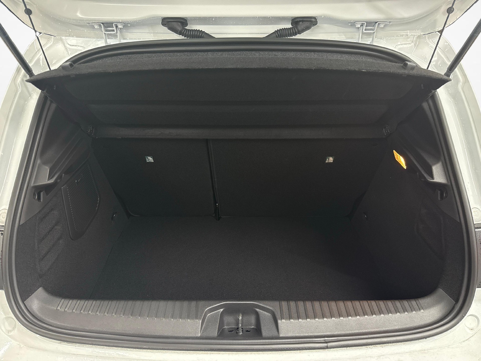 MITSUBISHI Colt 1.6 HEV Instyle-image-11