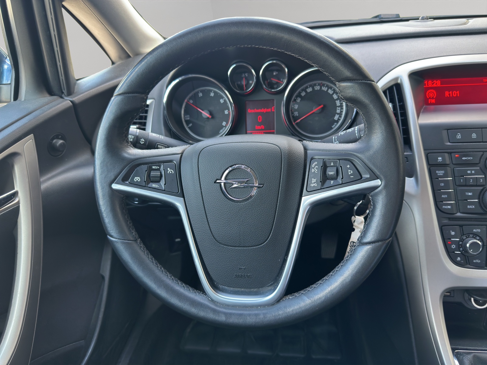 OPEL Astra SportsTourer 2.0 CDTi Sport-image-13