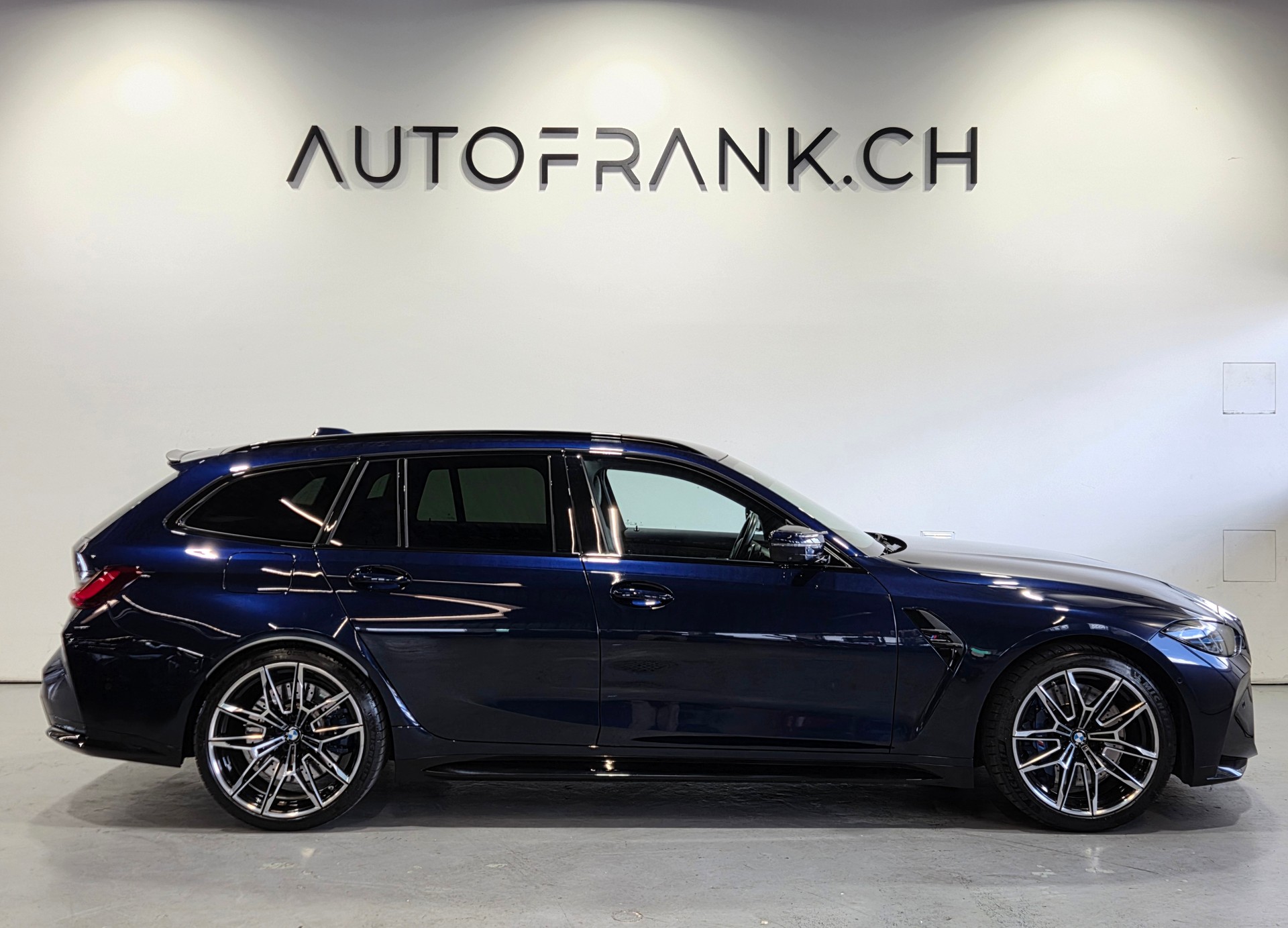 BMW M3 Competition xDrive Touring-image-1