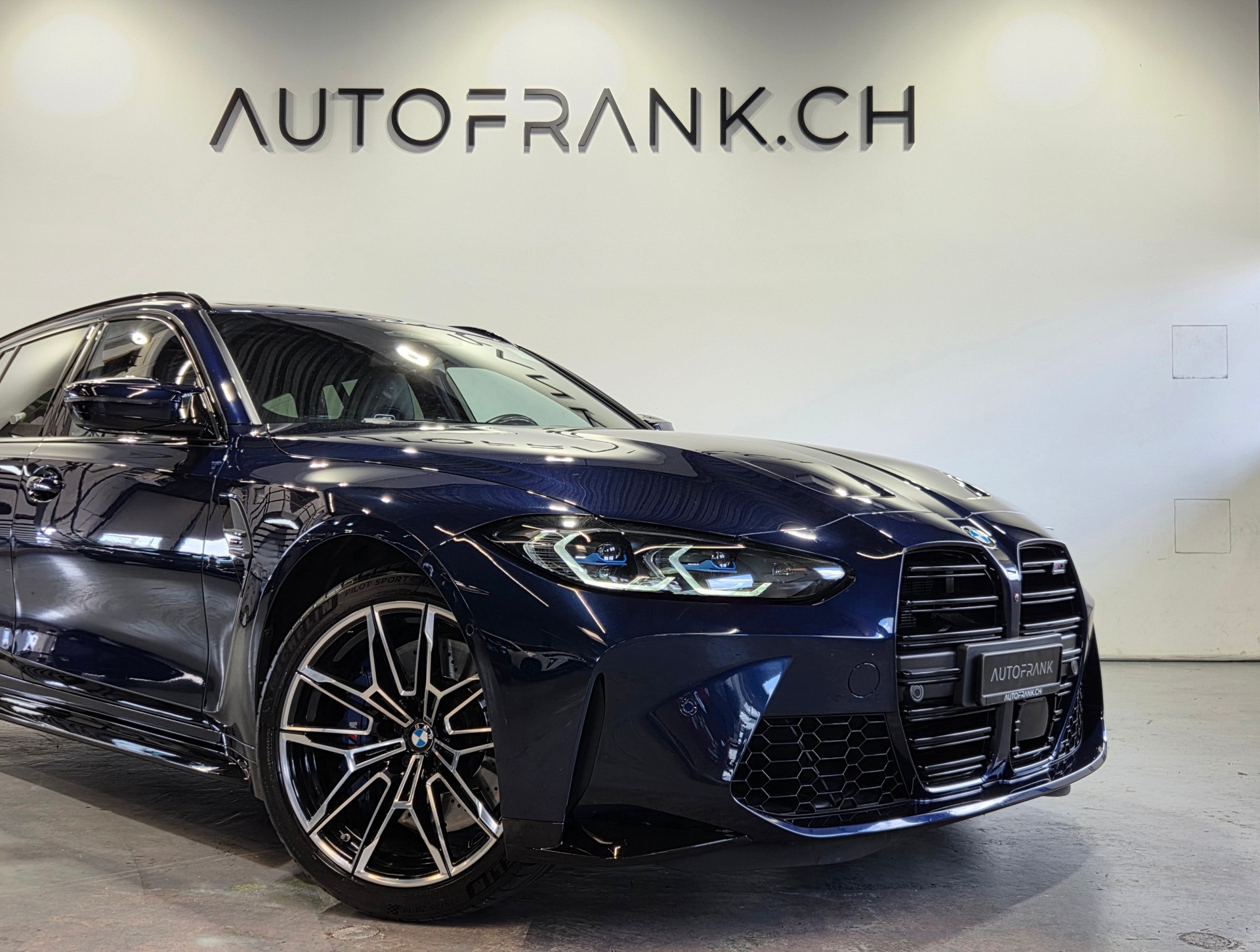 BMW M3 Competition xDrive Touring-image-8