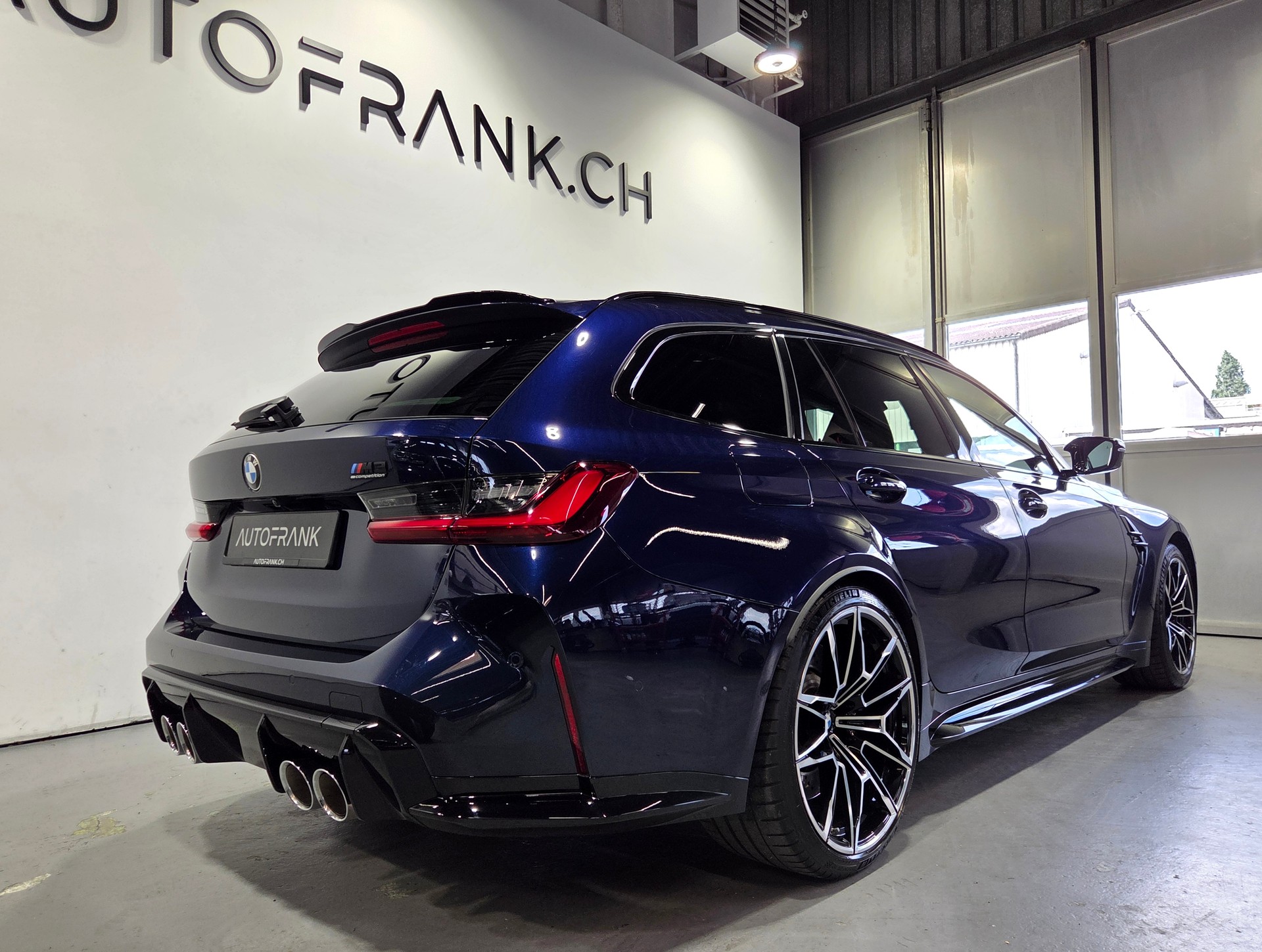 BMW M3 Competition xDrive Touring-image-2