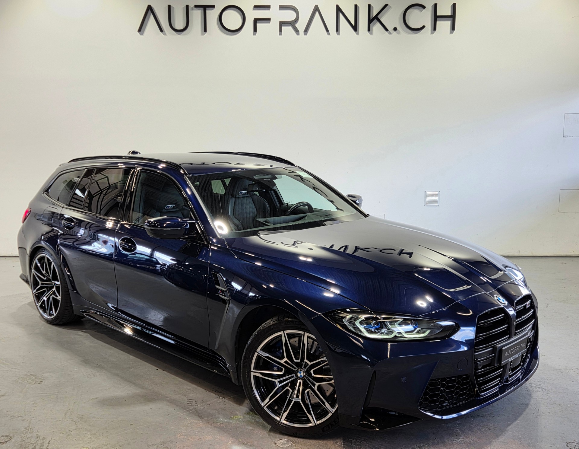 BMW M3 Competition xDrive Touring-image-14