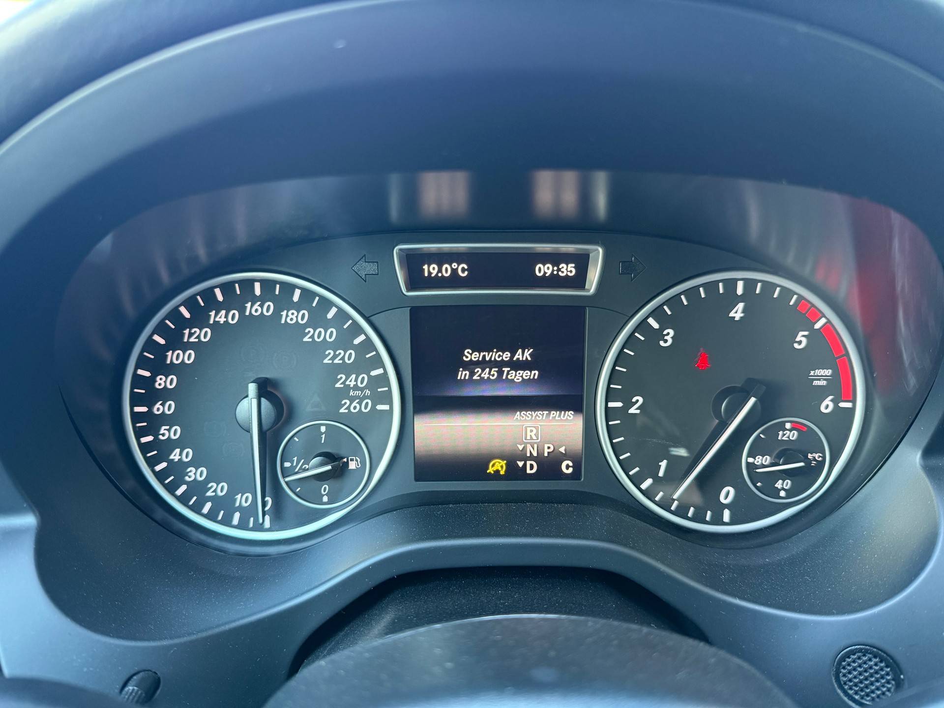 MERCEDES-BENZ GLA 200 CDI Style 4Matic 7G-DCT-image-22