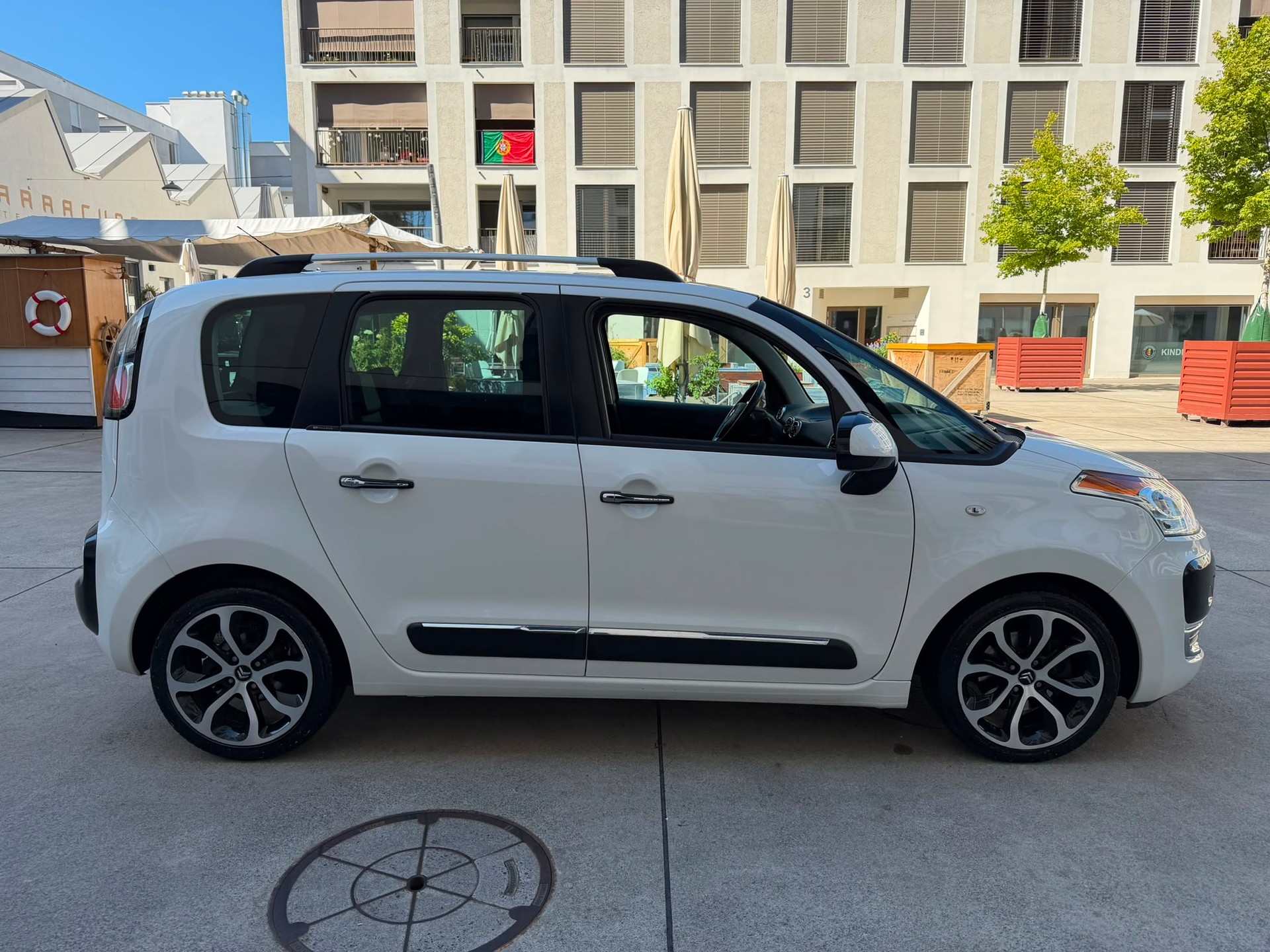 CITROEN C3 Picasso 1.6 HDi Exclusive-image-25