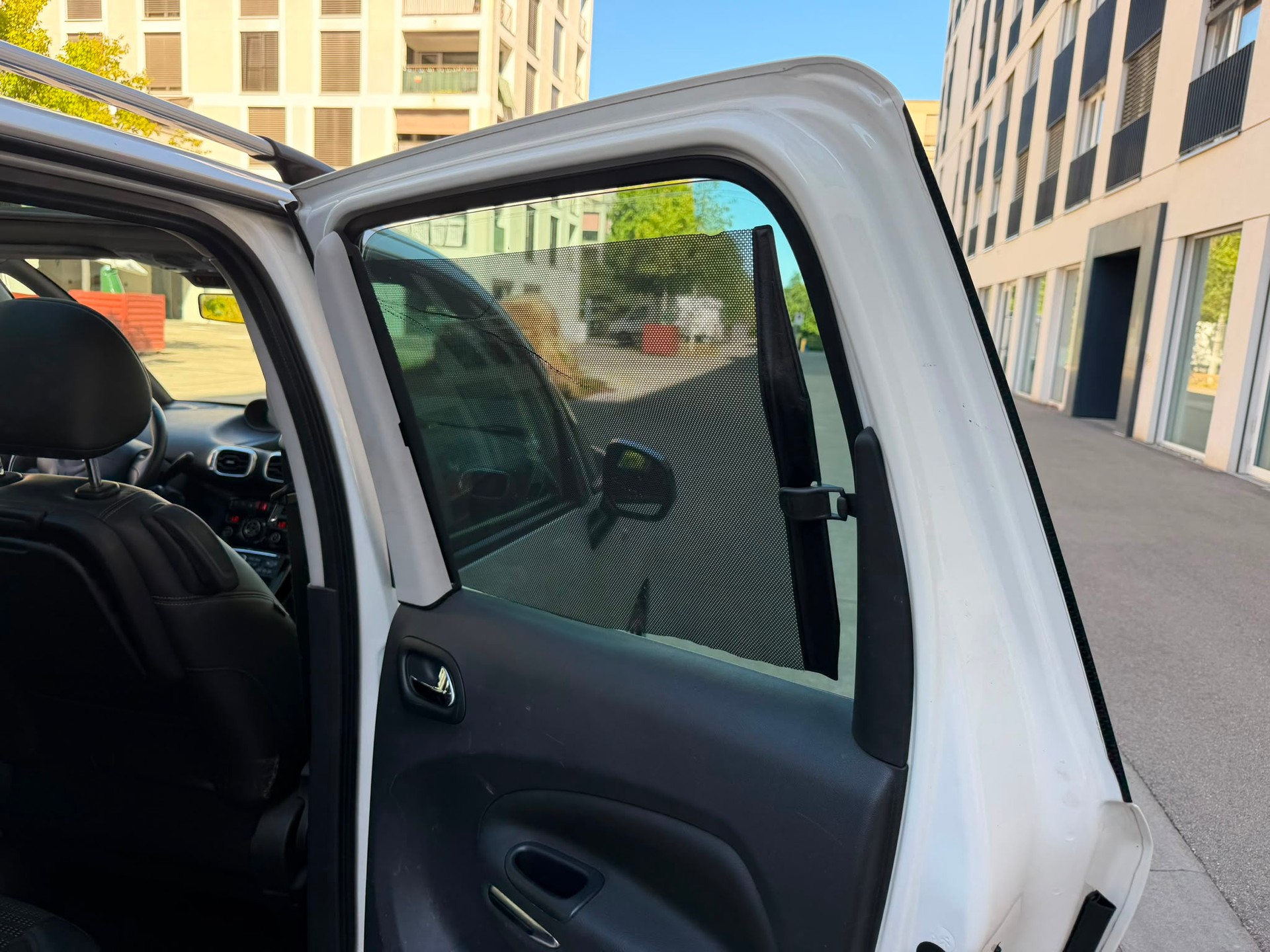 CITROEN C3 Picasso 1.6 HDi Exclusive-image-16