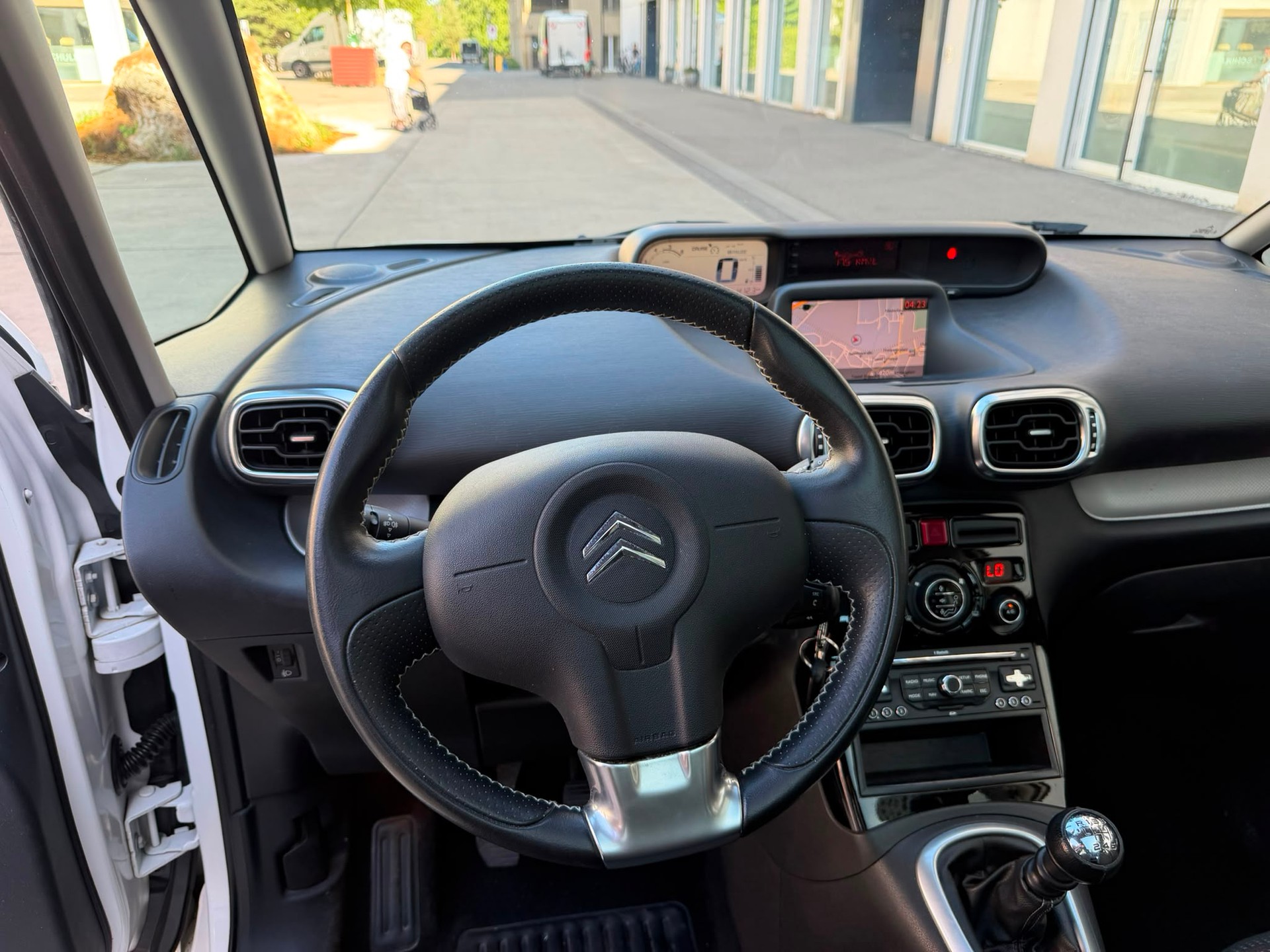CITROEN C3 Picasso 1.6 HDi Exclusive-image-7