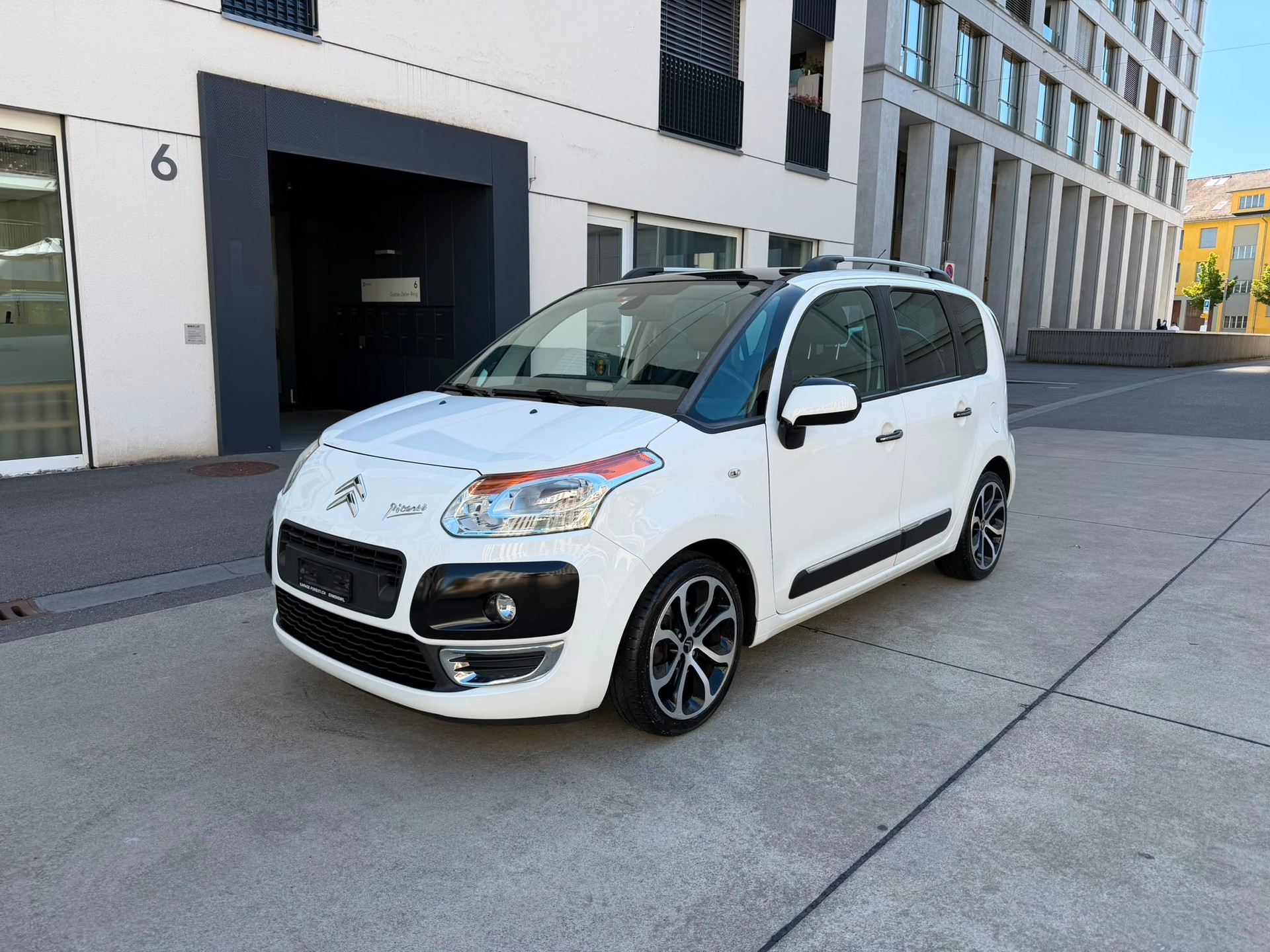 CITROEN C3 Picasso 1.6 HDi Exclusive-image-0