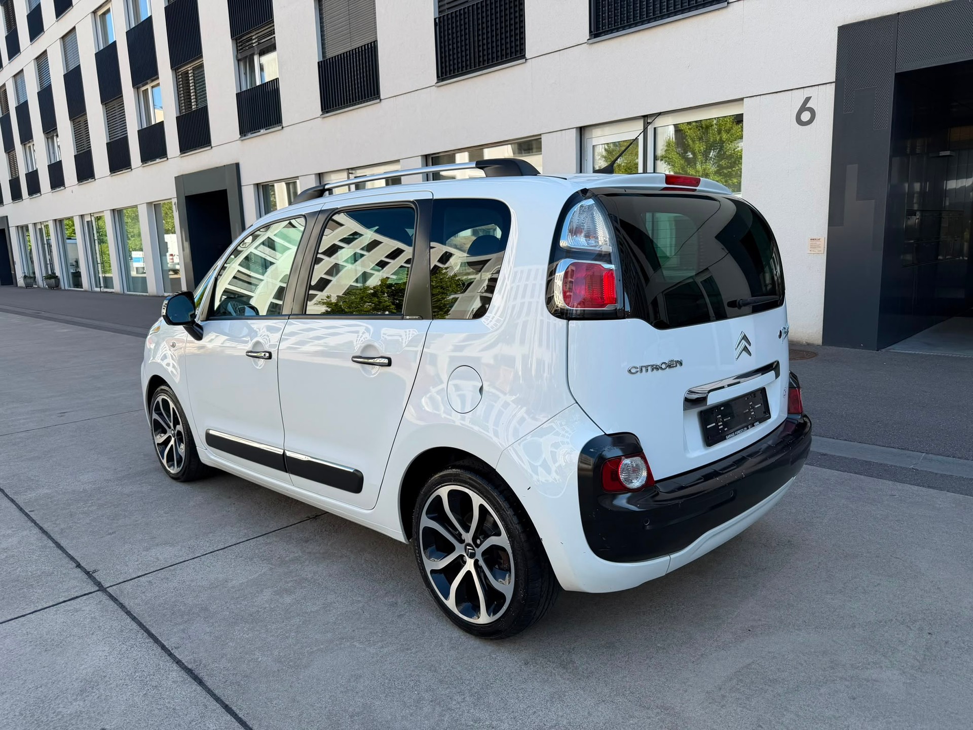 CITROEN C3 Picasso 1.6 HDi Exclusive-image-2