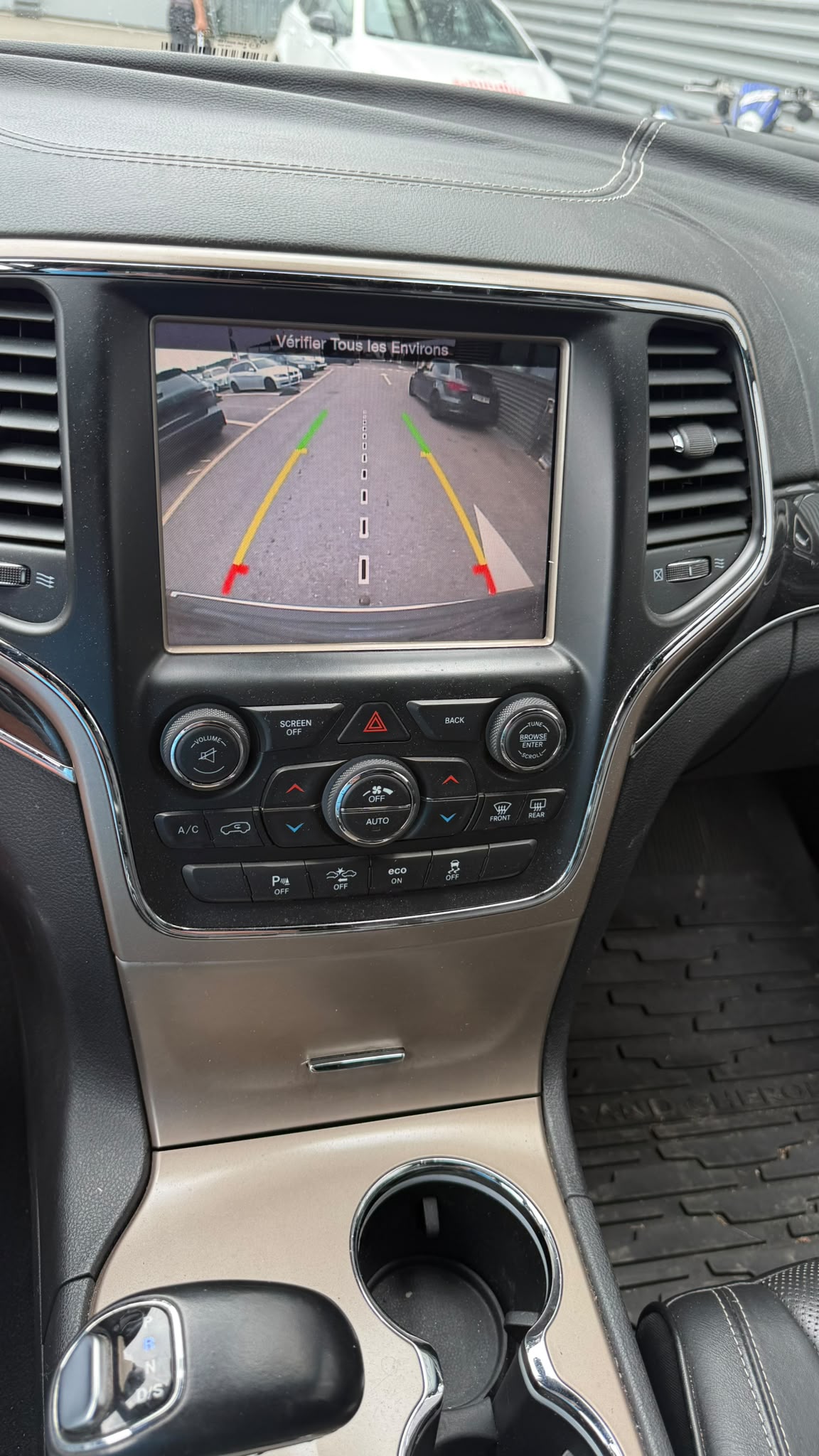 JEEP Grand Cherokee 3.0 CRD Overland Automatic-image-9